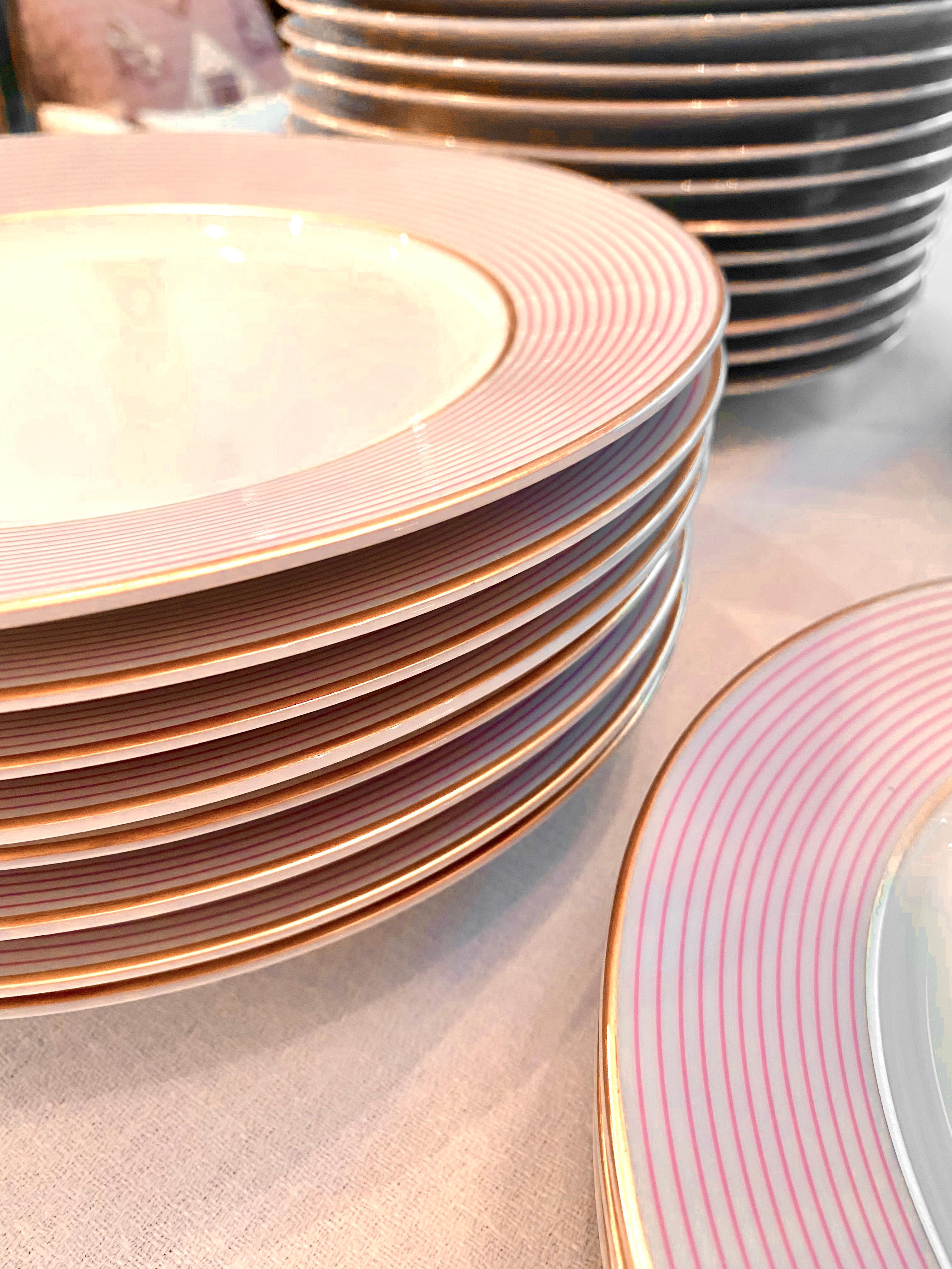 Limoges, Service de table français, 54 pièces, Milles Raies Rose en vente 11