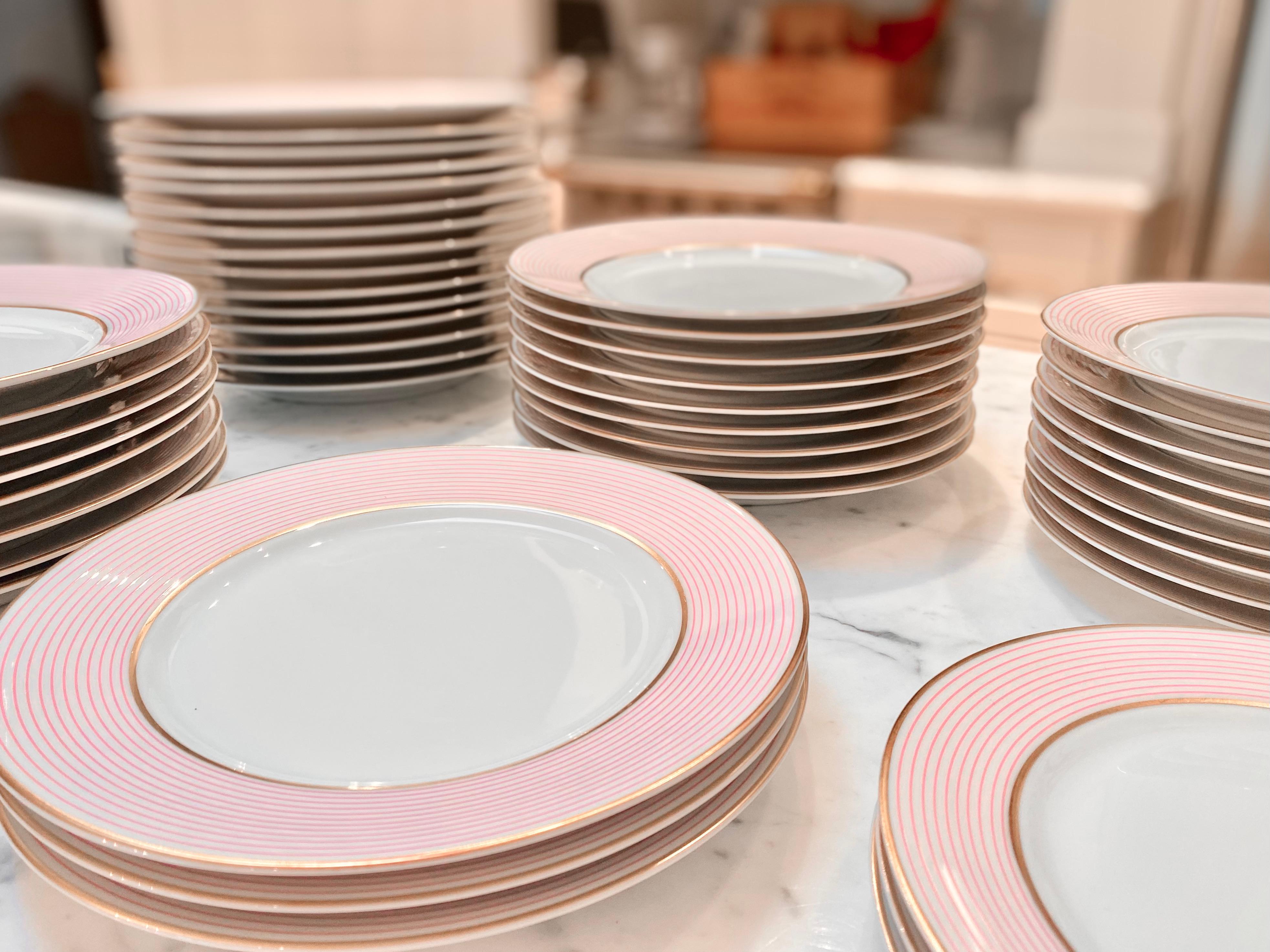 Français Limoges, Service de table français, 54 pièces, Milles Raies Rose en vente