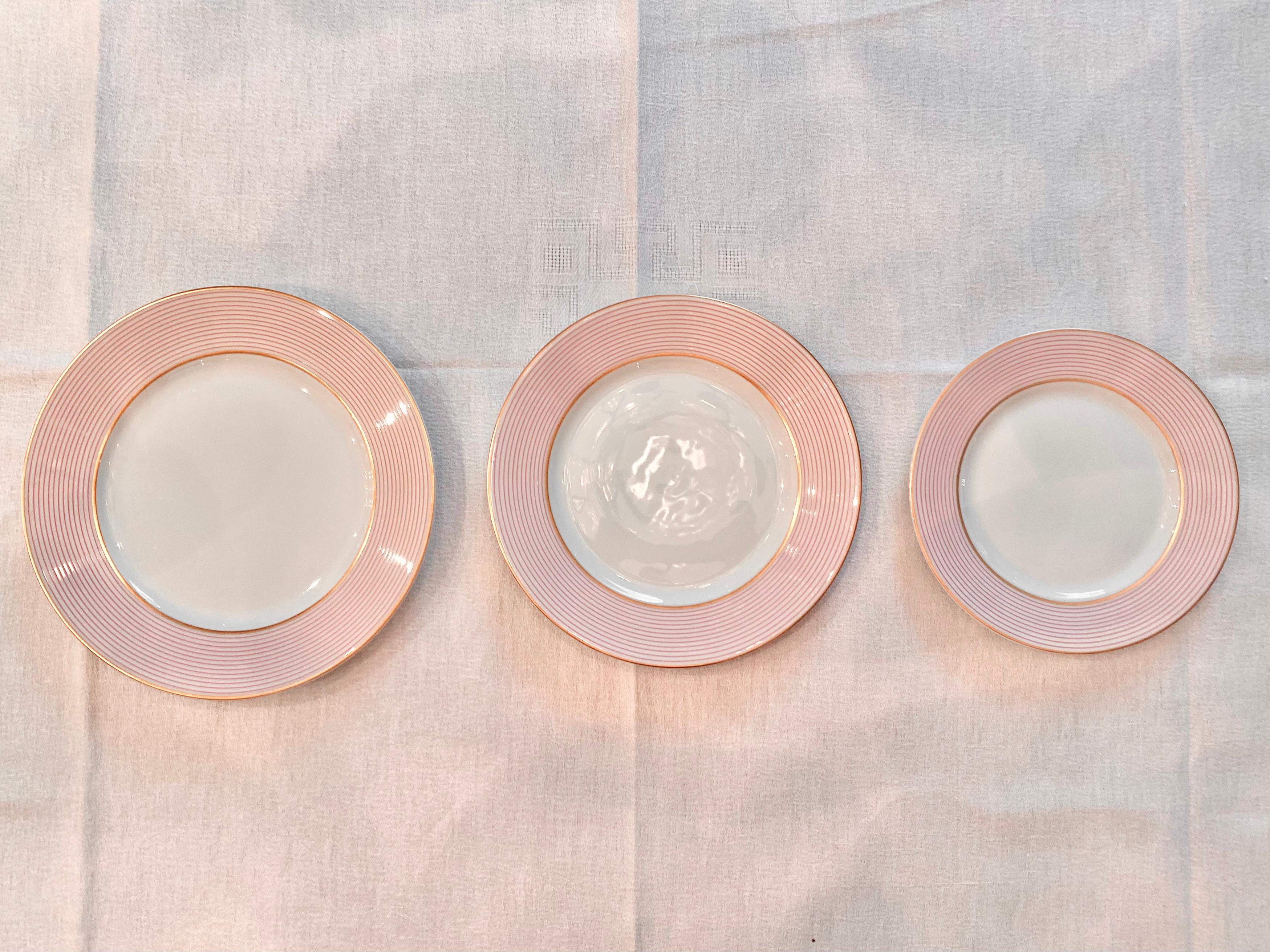 Limoges, Service de table français, 54 pièces, Milles Raies Rose en vente 2