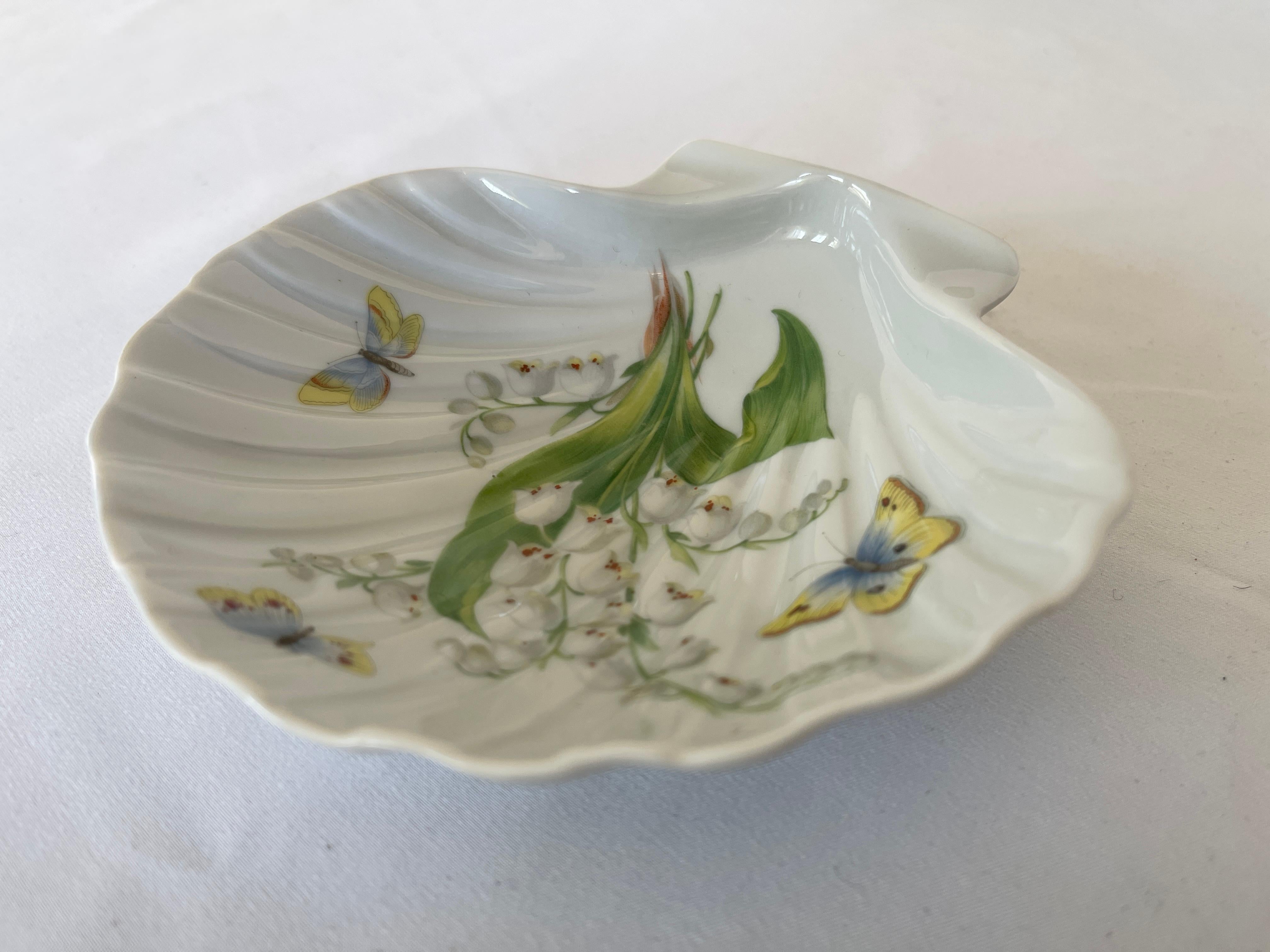 International Style Limoges French Porcelain Sea Shell Dish W/ Hand Painted Lily-of-The-Valley Motif For Sale