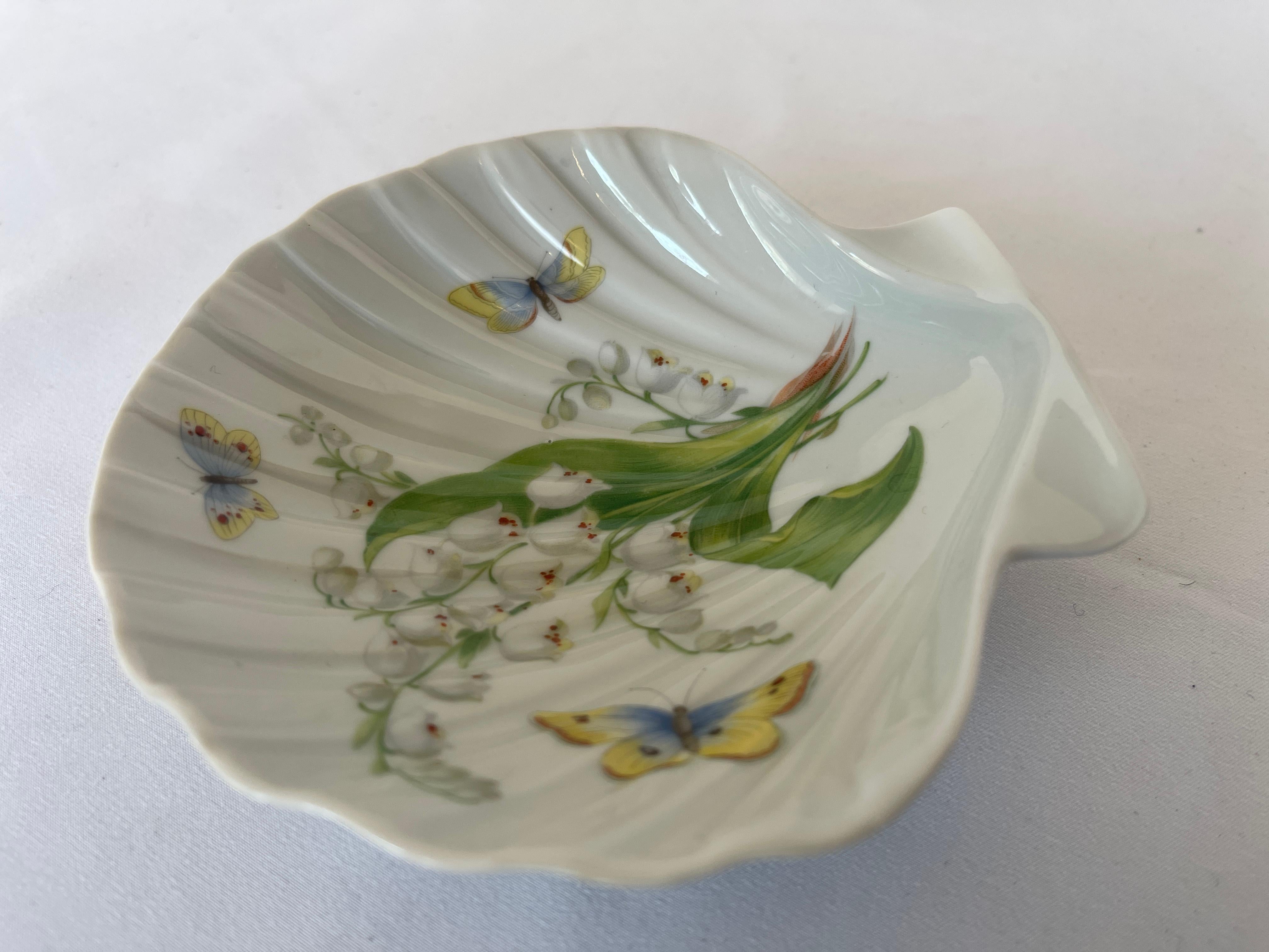 European Limoges French Porcelain Sea Shell Dish W/ Hand Painted Lily-of-The-Valley Motif For Sale