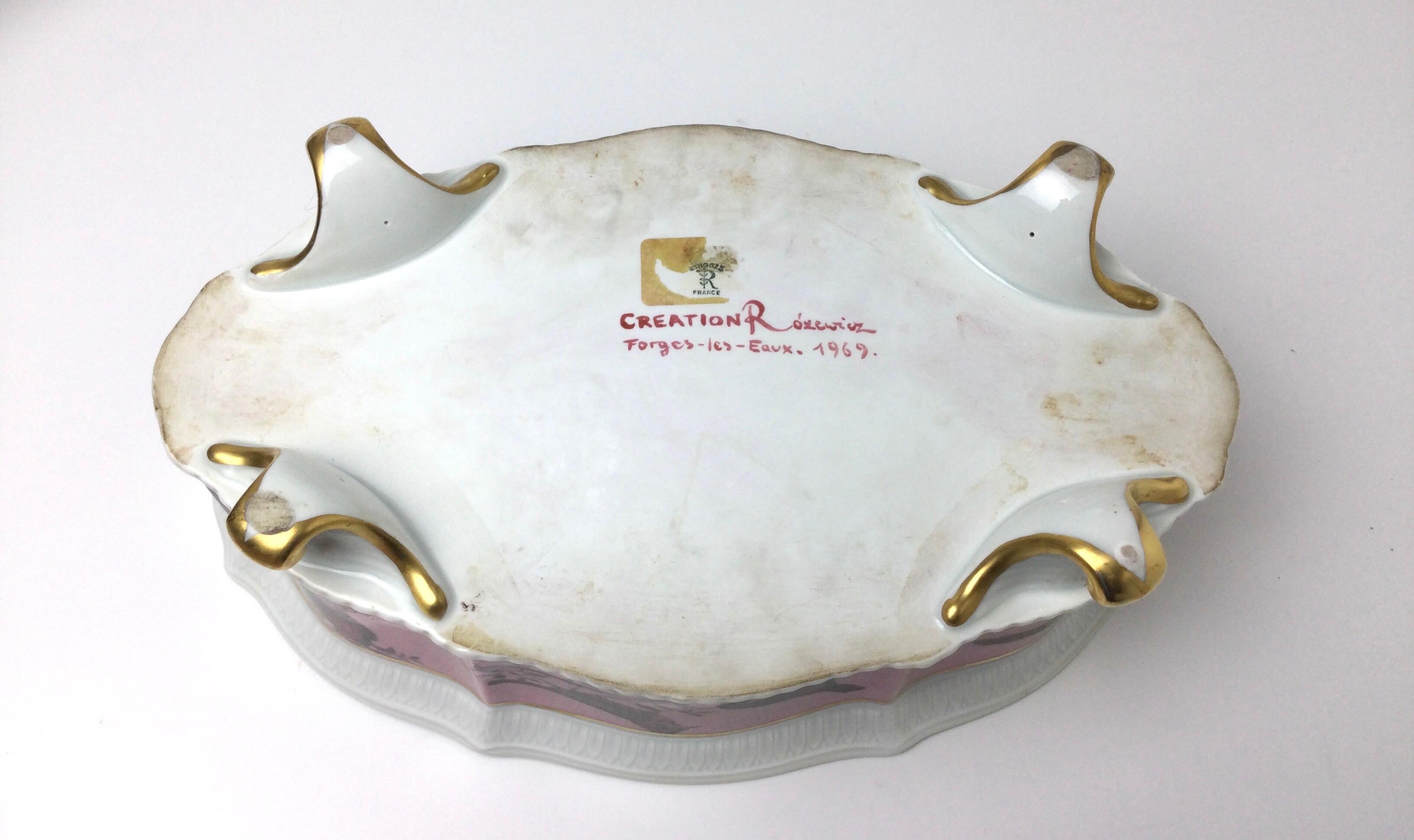 Limoges Handbemalte Schale mit Fuß in der Mitte mit Vögeln, signiert im Angebot 4