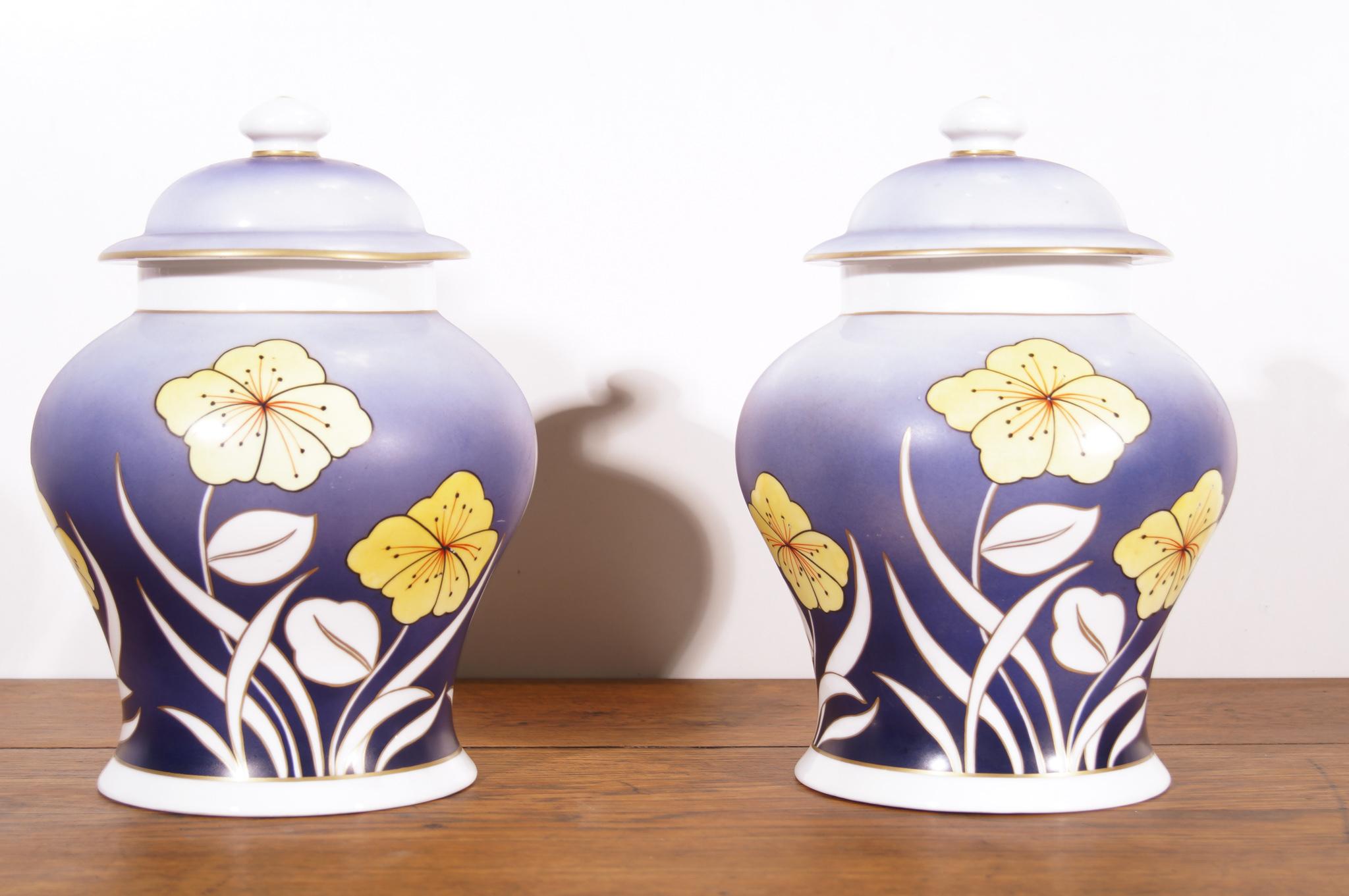Limoges - large porcelain Baluster - set of 2
 

 

France aprox 1960's

Large baluster vase of Limoges France porcelain signed 'Arte Marbella' and 'hand painted' (peinte à la main)'. These art object presents a beautiful hand-painted floral