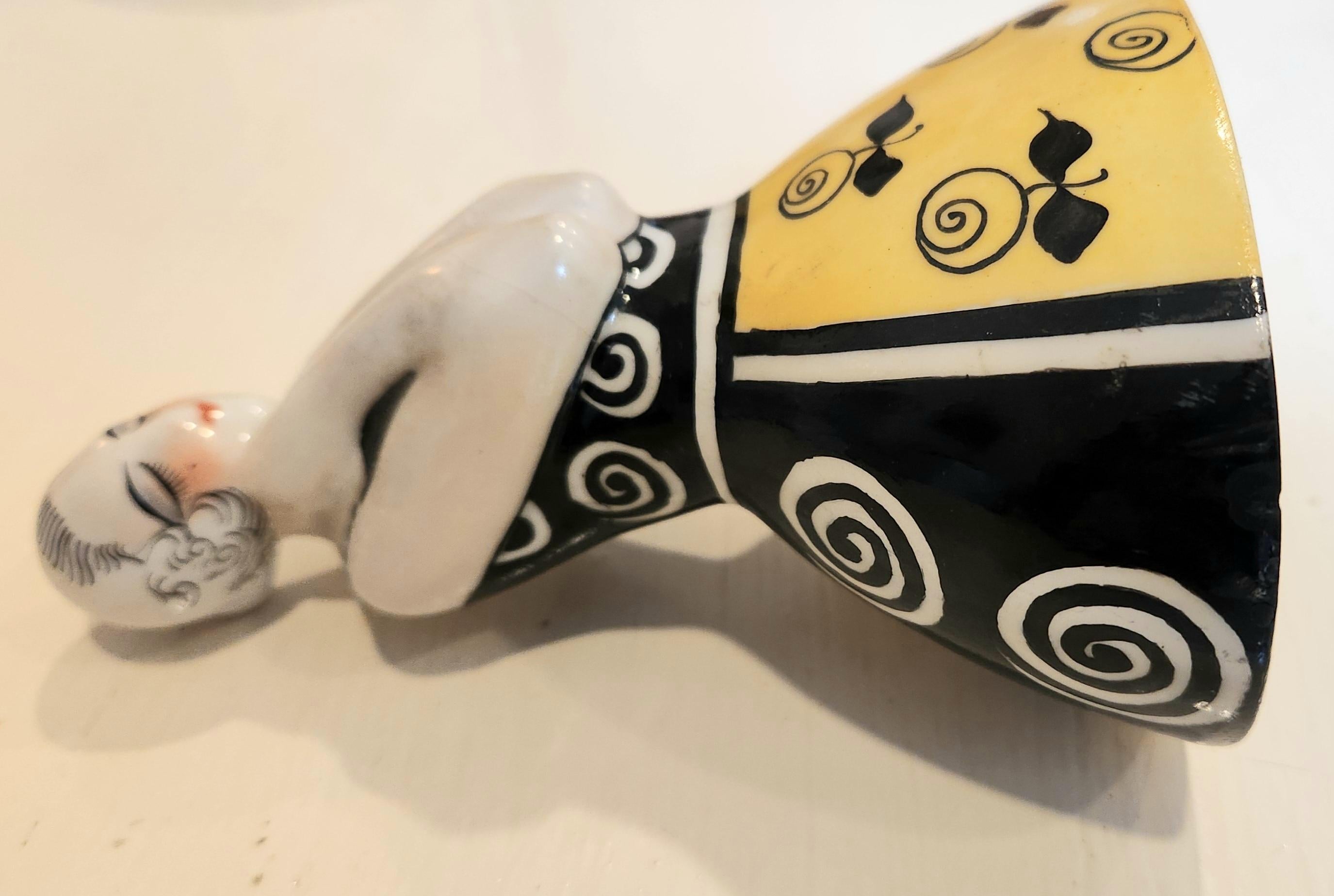 Boîte à poudre de Limoges en porcelaine peinte à la main  en vente 2