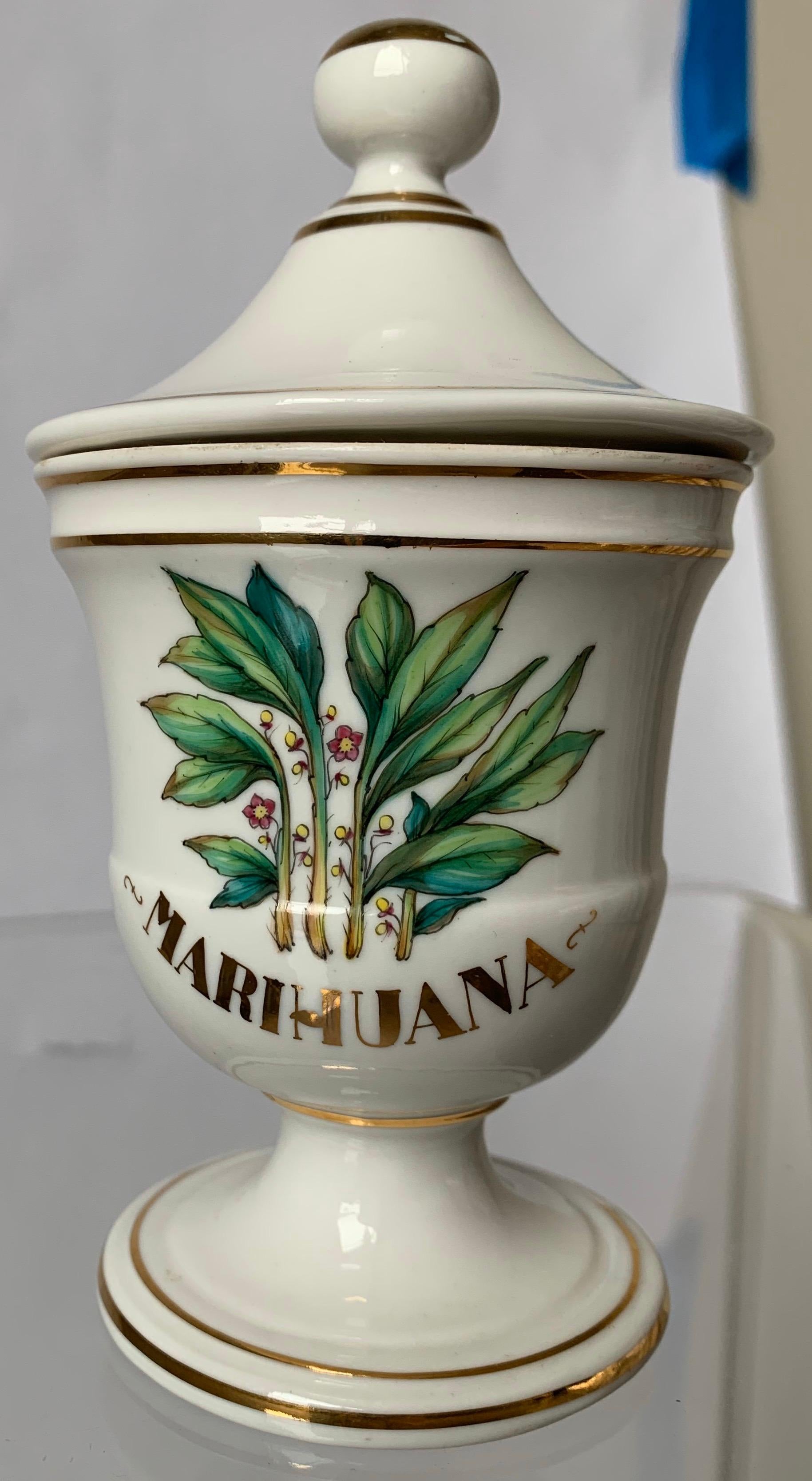 Limoges Marihuana Gold Rimmed Apothecary Jar In Good Condition In Stamford, CT