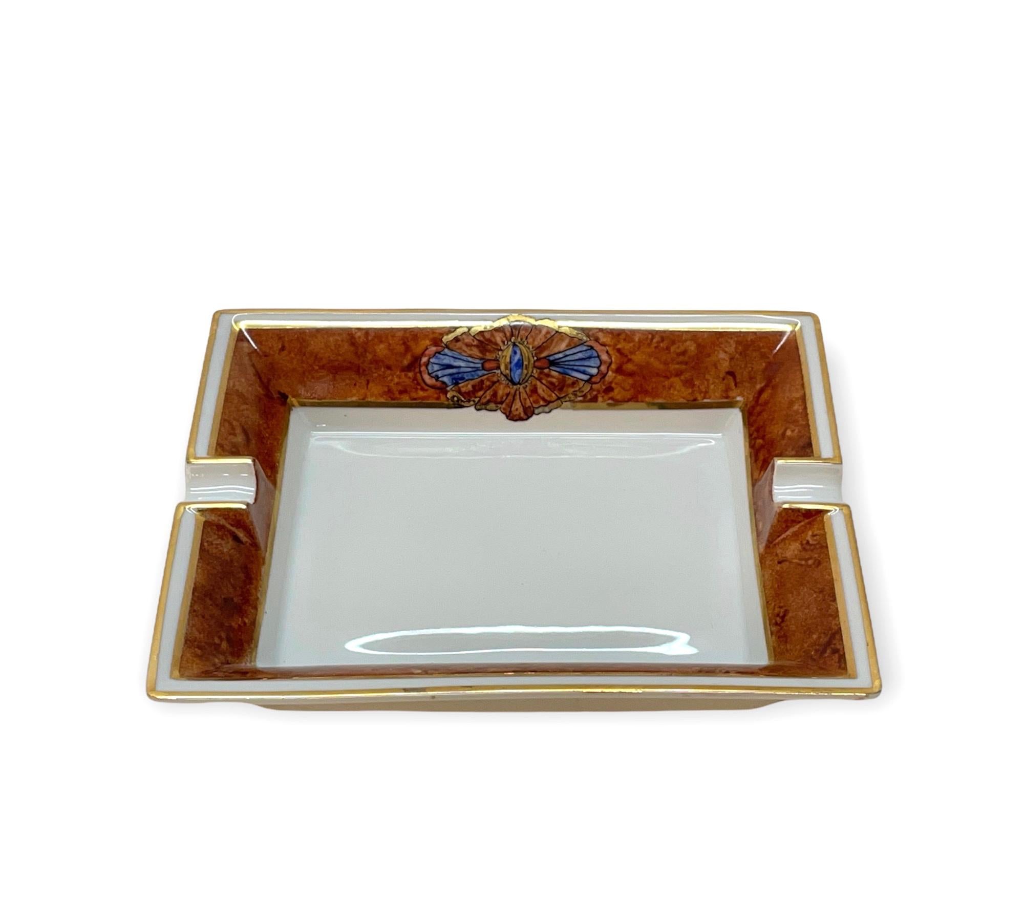 Limoges Midcentury Hand-Painted by Cevoli White Porcelain French Ashtray, 1980s For Sale 3