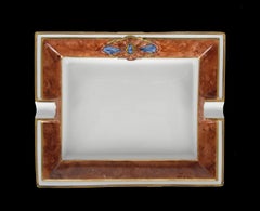 Posacenere francese in porcellana bianca di Limoges del Medioevo dipinto a mano da Cevoli, anni '80