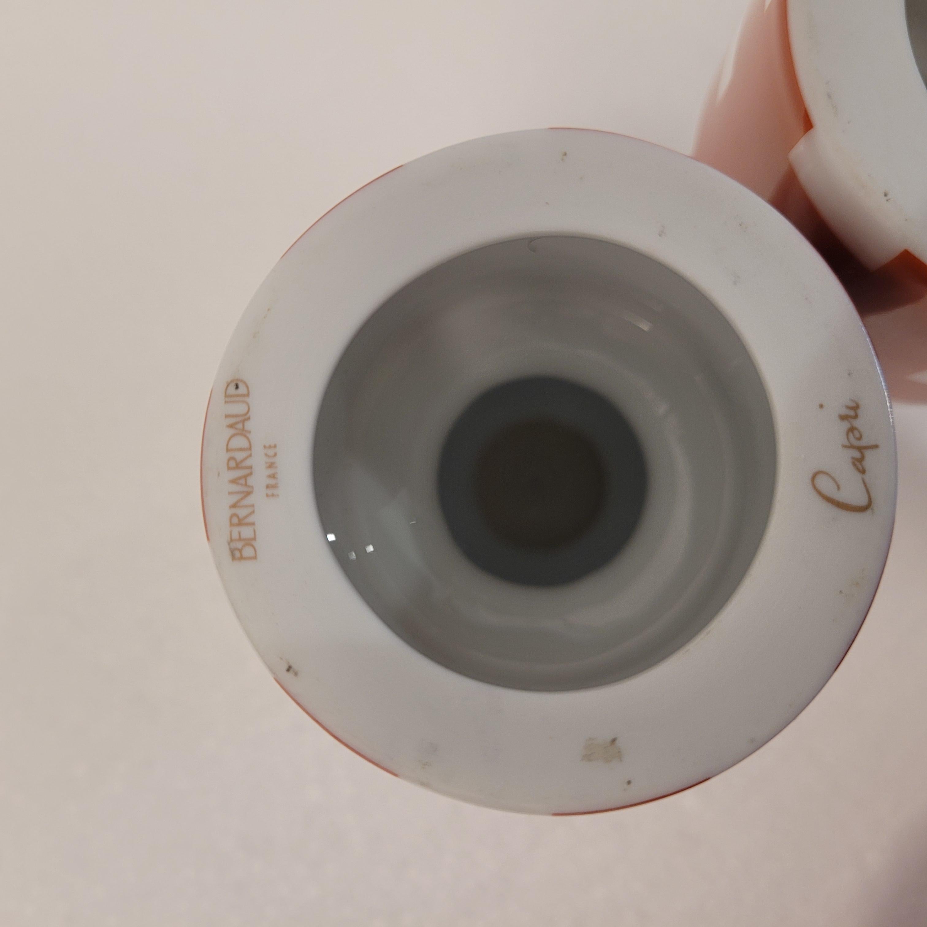 Coppia di candelieri in ceramica di Limoges del Medioevo rossi Coppia di candelieri in ceramica di Bernardaud Limoges Francia in vendita 4