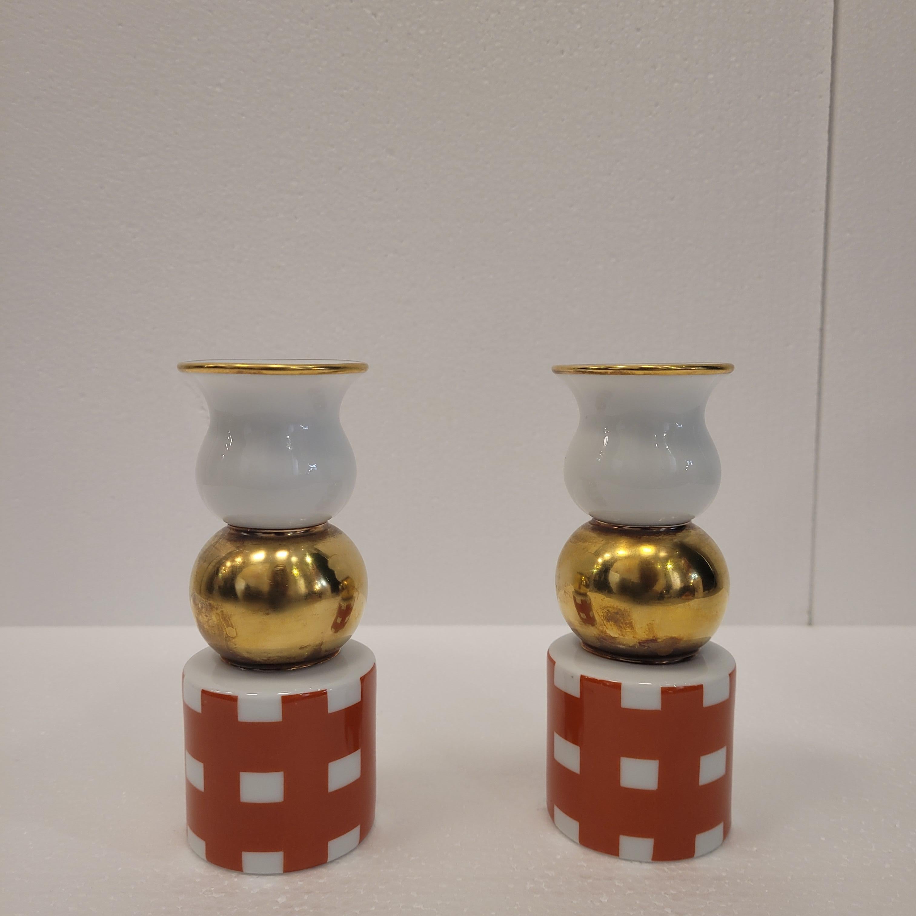 Coppia di candelieri in ceramica di Limoges del Medioevo rossi Coppia di candelieri in ceramica di Bernardaud Limoges Francia in vendita 10