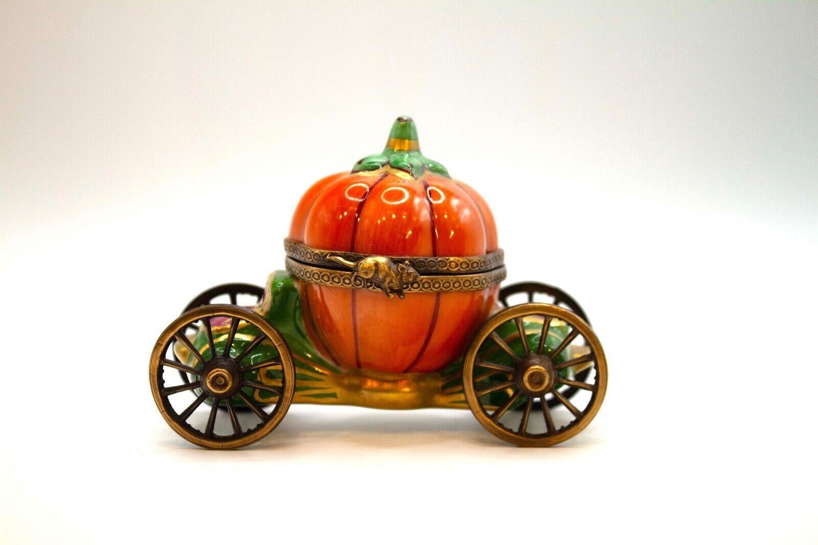 Limoges Pacifier Cinderella’s Pumpkin Carriage & Green Drum Set Mini Porcelin In Good Condition In Keego Harbor, MI