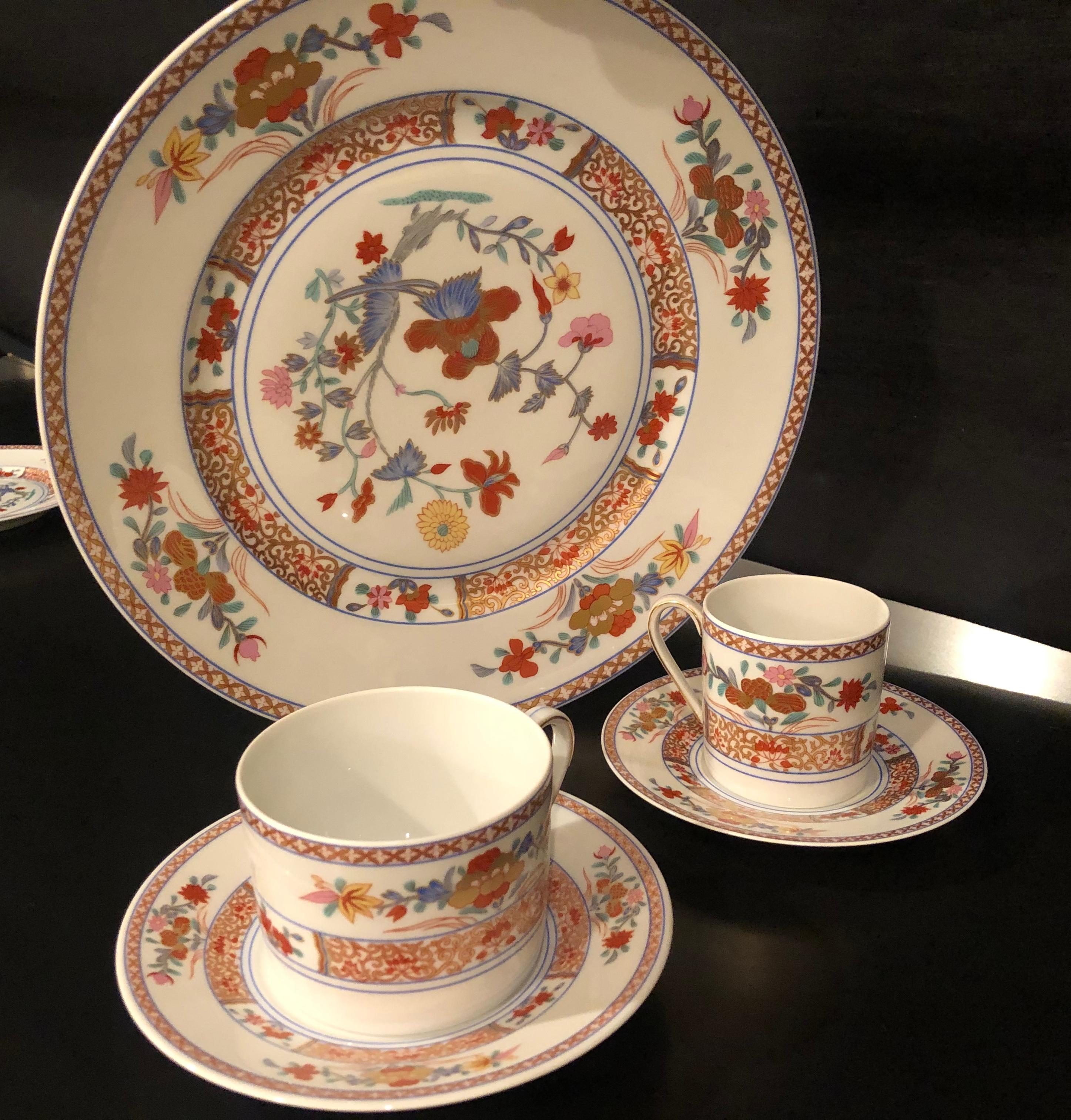 Limoges Pondicherry complete dinner service for six 9 piece each. Retailed by L. Bernardaud & Co., France. This fine dinner or desert set is in wonderful condition consisting of the following:
six dinner 10.5