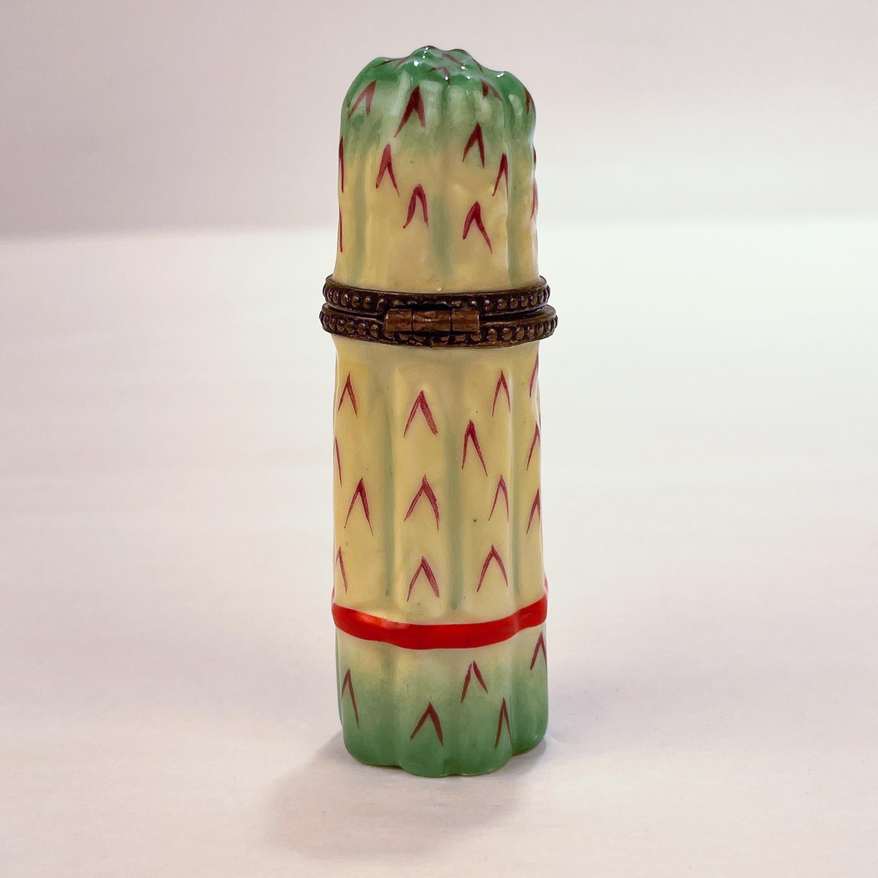 Limoges Porcelain Asparagus Shaped Snuff Box for Asprey In Good Condition In Philadelphia, PA