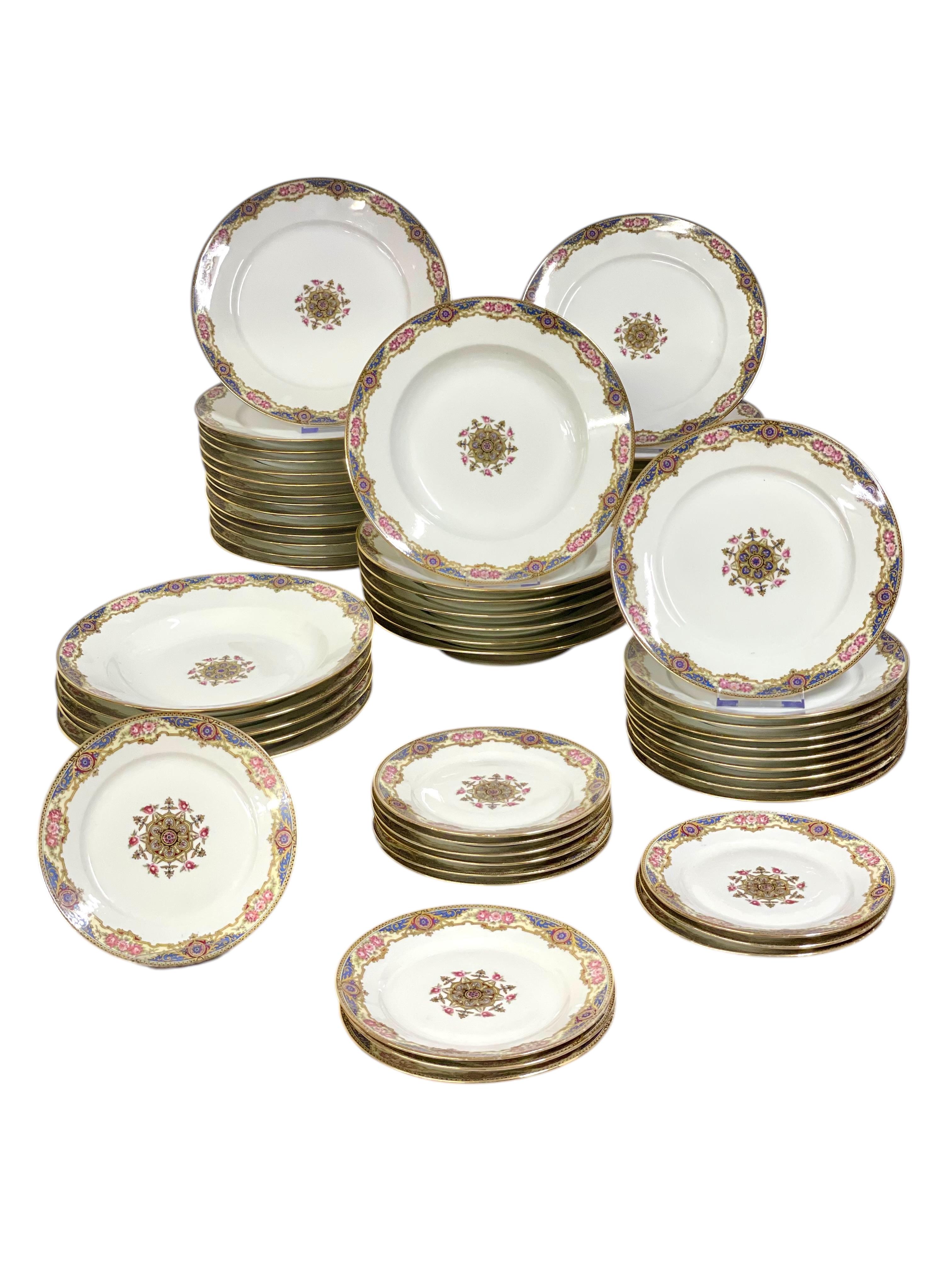 Vajilla de Porcelana Limoges de F. Legrand & Cie - 68 Piezas en venta 10