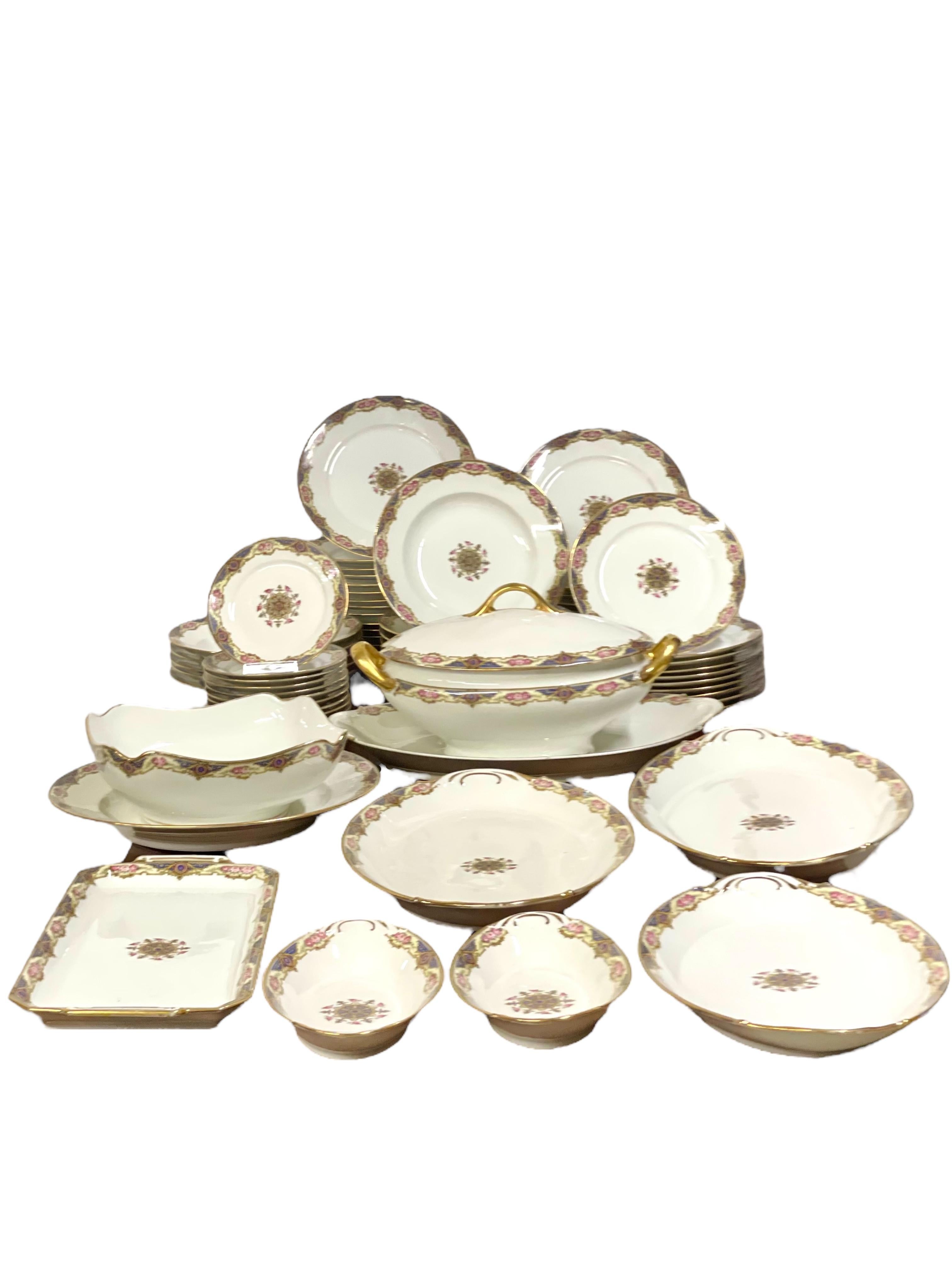 Vajilla de Porcelana Limoges de F. Legrand & Cie - 68 Piezas en venta 14