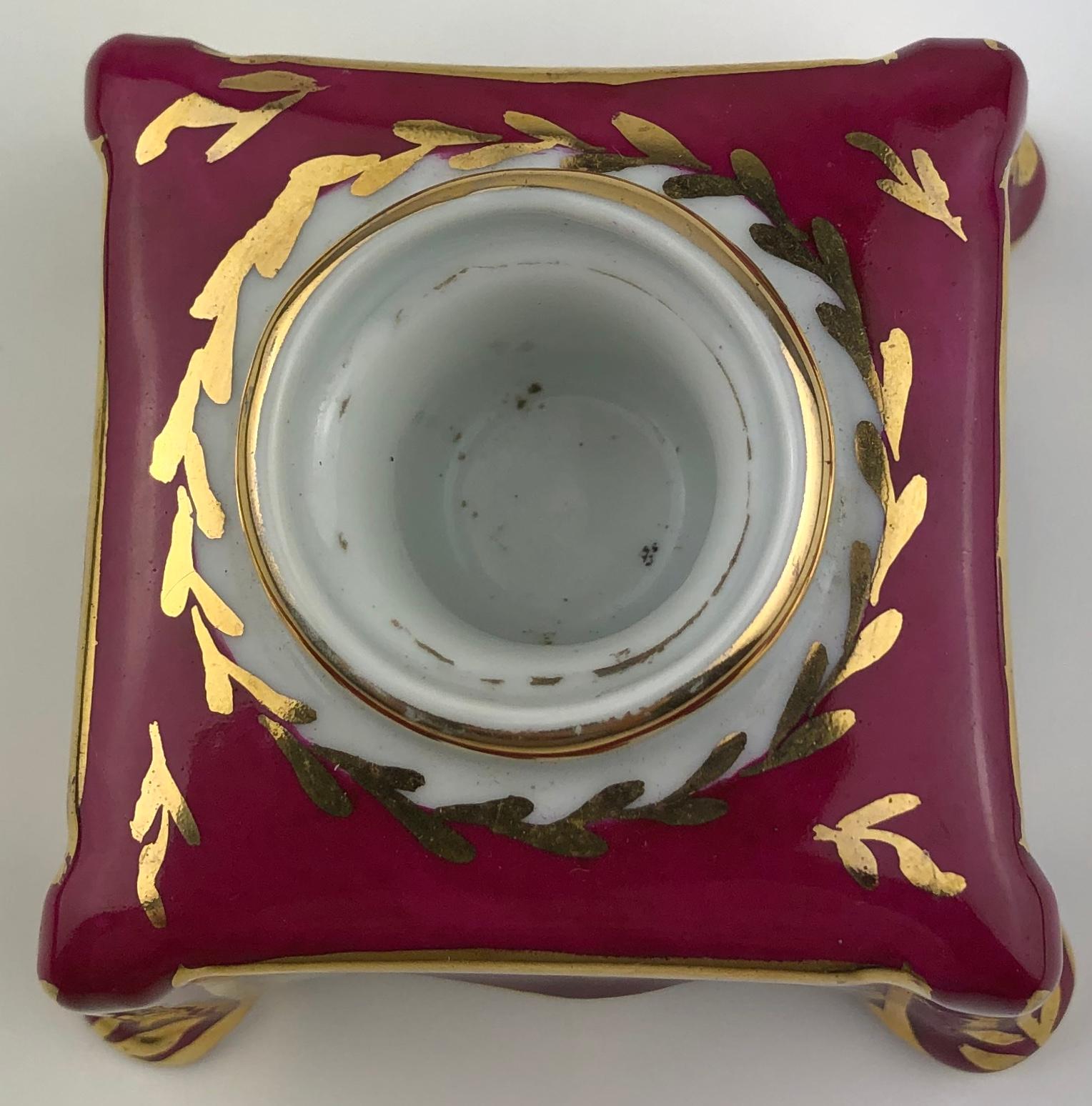 Rococò Portacandela in porcellana di Limoges dipinto a mano con rifiniture in oro in vendita