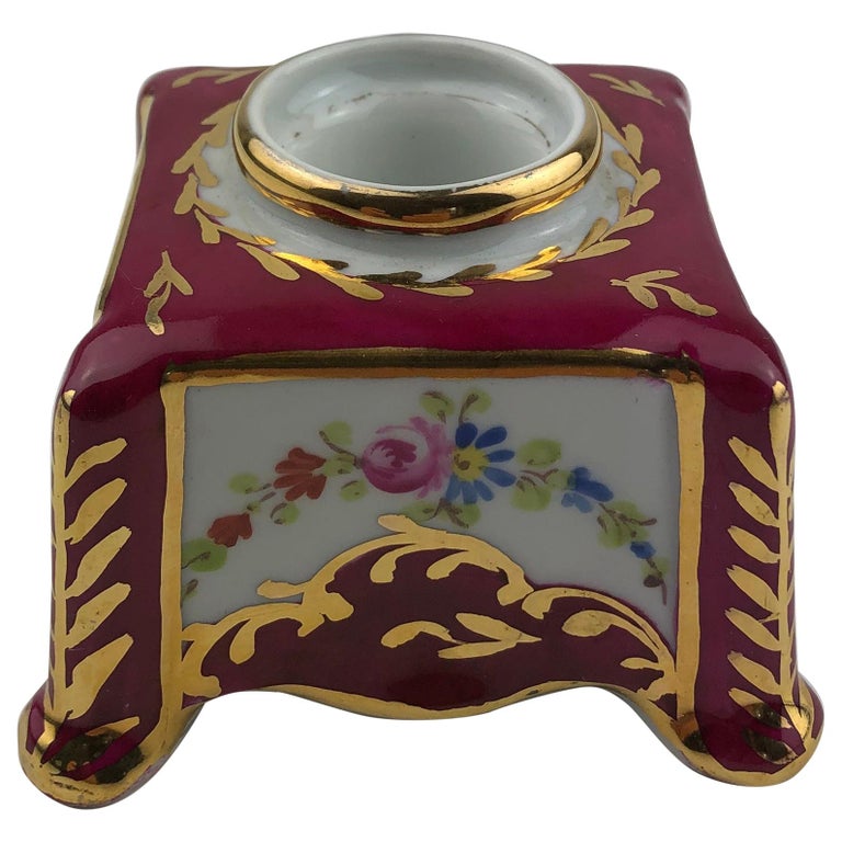 Chandelier en porcelaine de Limoges peint à la main et orné d'or En vente  sur 1stDibs