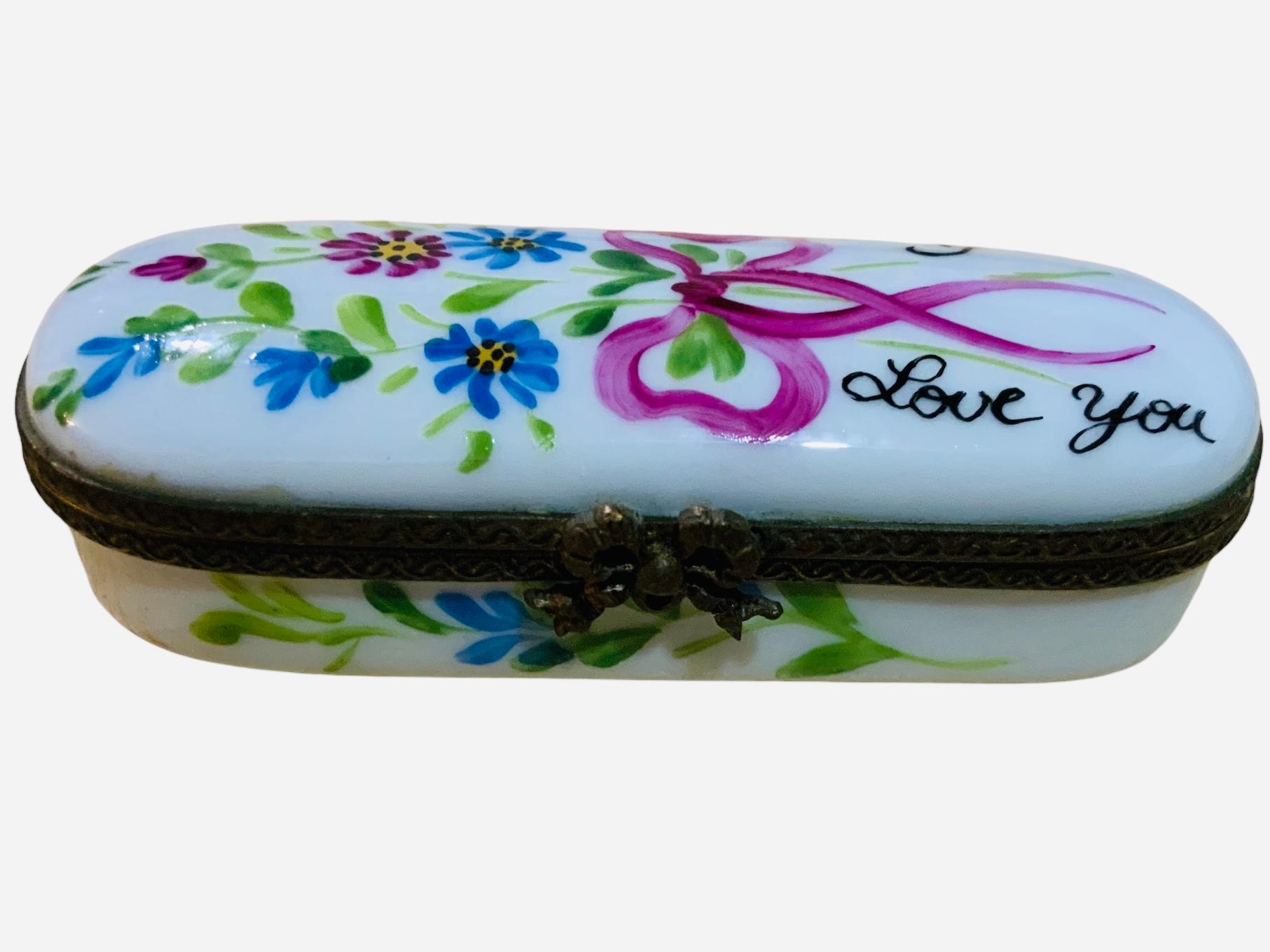 Caja de baratijas Aguja de porcelana de Limoges Victoriano en venta