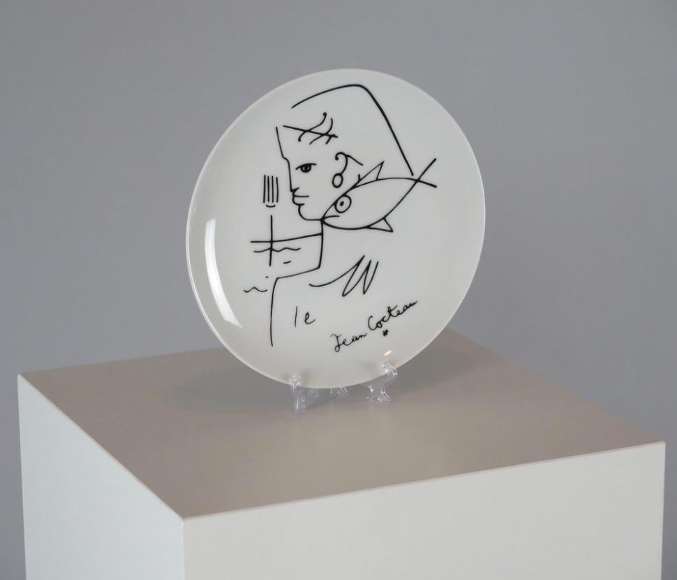 Français Assiette en porcelaine de Limoges de Jean Cocteau en vente
