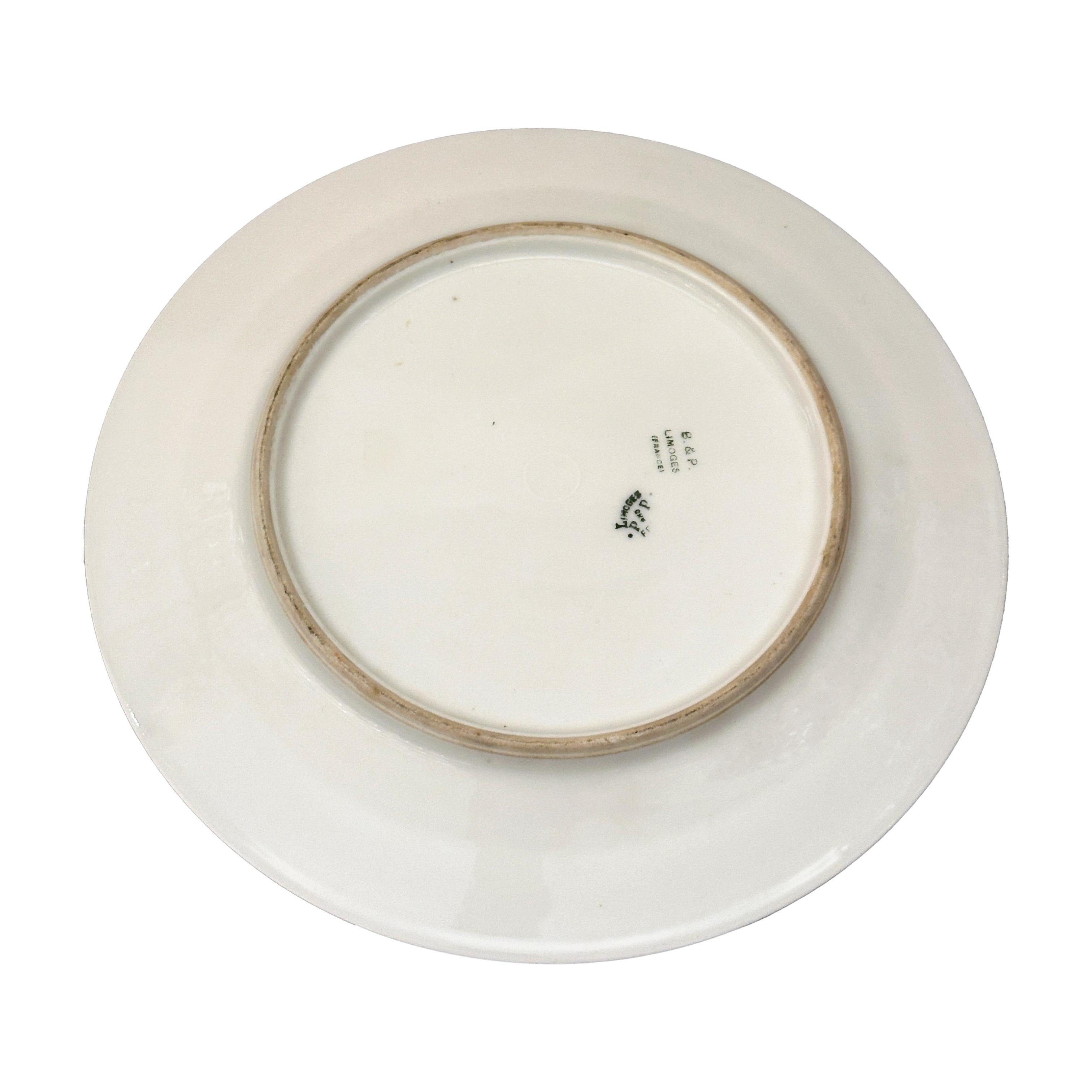 Porcellana Piatto in porcellana di Limoges con bordo d'oro e rose dipinte a mano, 1903-1912 ca. in vendita