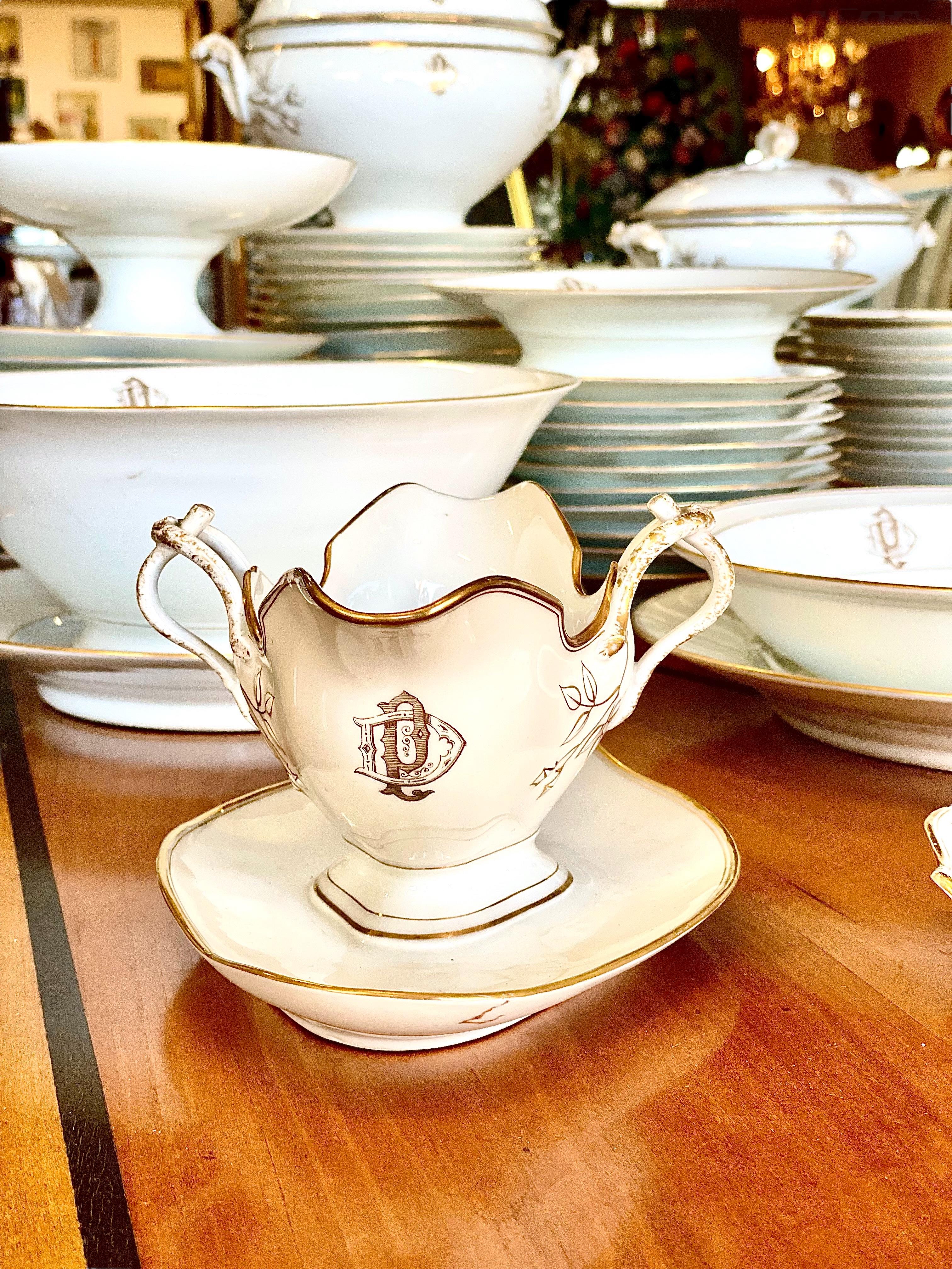 Limoges Porcelain Set of 50 Piece Dinner Service with Gilt Edges and Monogramme For Sale 2