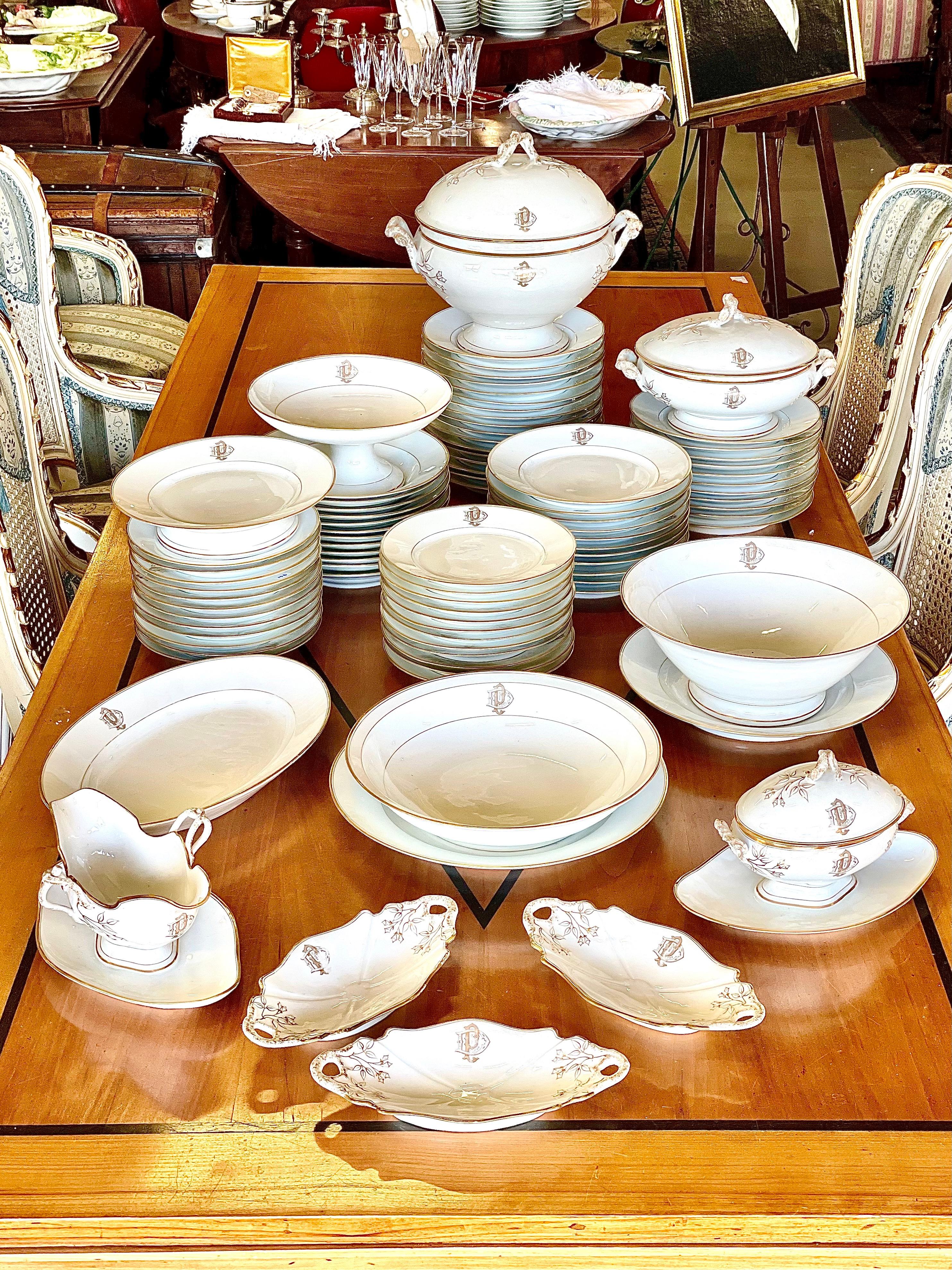 Limoges Porcelain Set of 50 Piece Dinner Service with Gilt Edges and Monogramme For Sale 3
