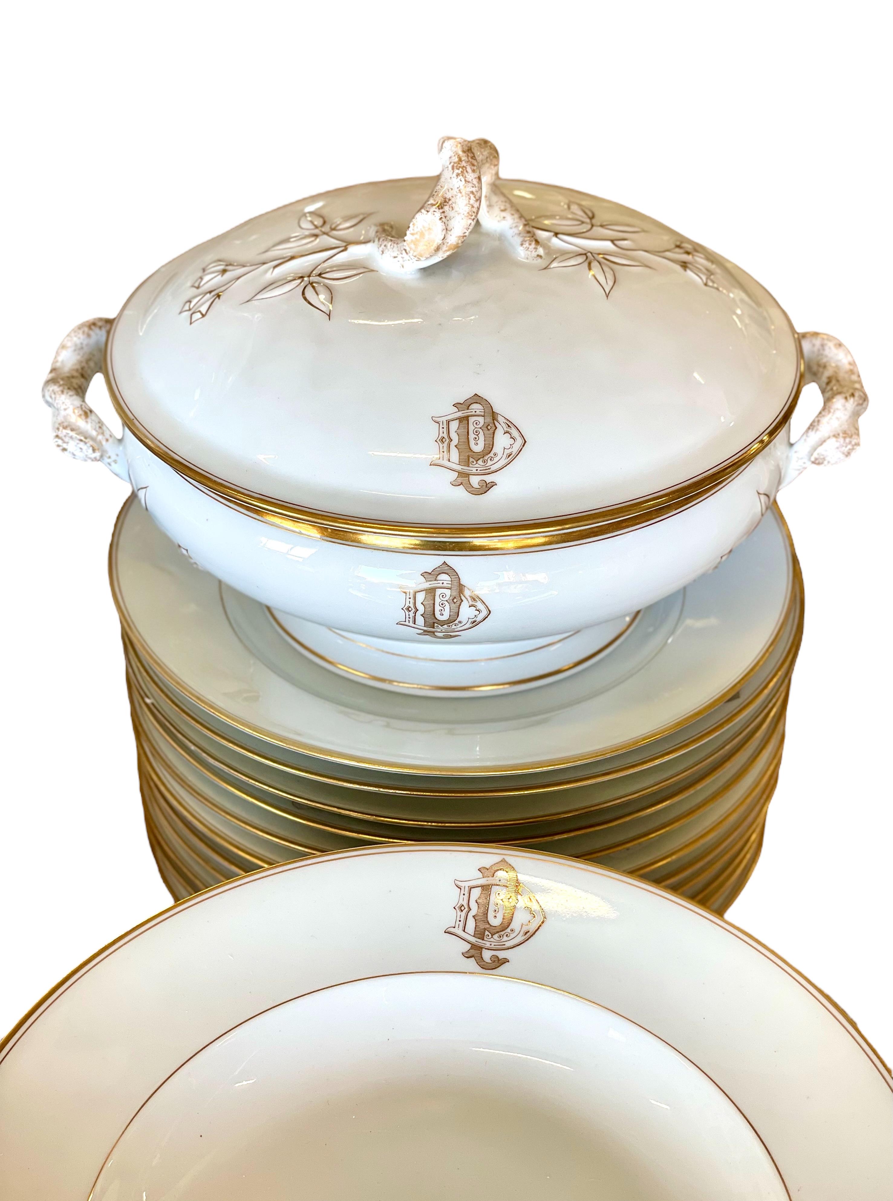 Limoges Porcelain Set of 50 Piece Dinner Service with Gilt Edges and Monogramme In Good Condition For Sale In LA CIOTAT, FR