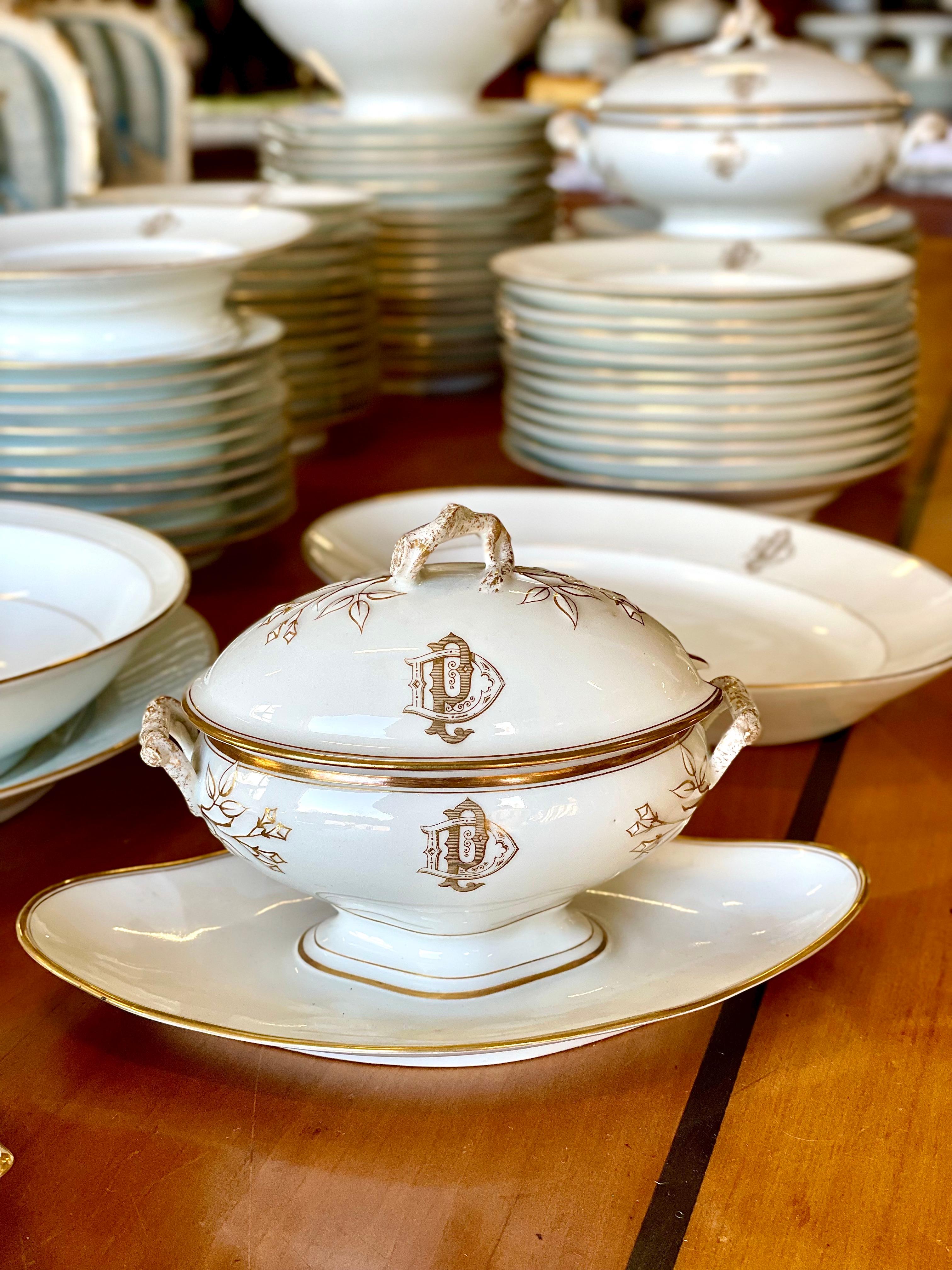 19th Century Limoges Porcelain Set of 50 Piece Dinner Service with Gilt Edges and Monogramme For Sale