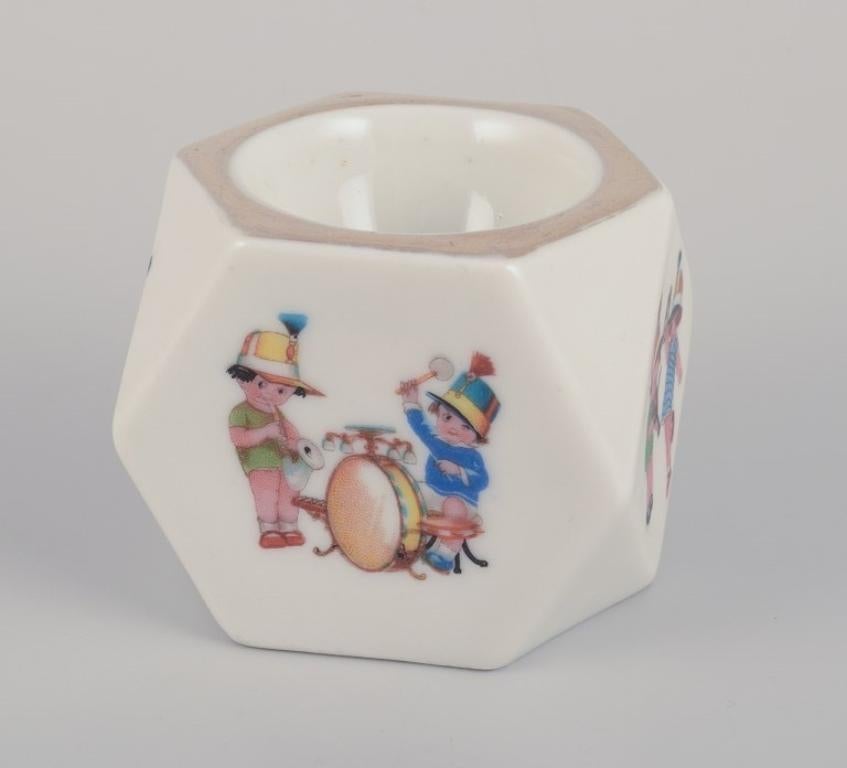 Limoges Porcelaine, France. Seven pieces of porcelain. 1930s/40s For Sale 2