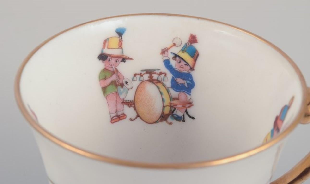 Limoges Porcelaine, France. Seven pieces of porcelain. 1930s/40s For Sale 3
