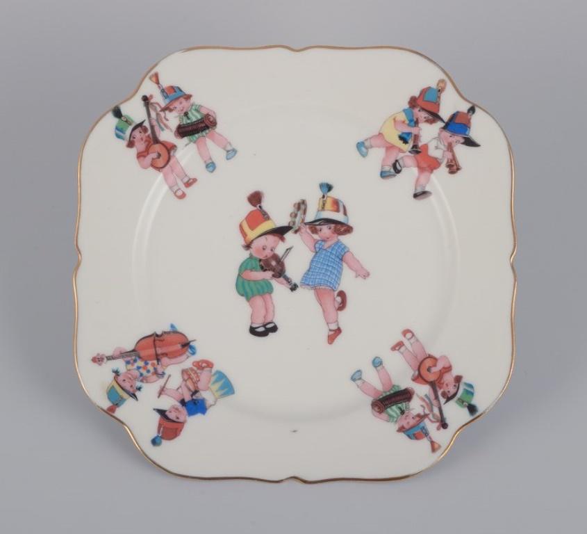 Porcelana de Limoges. Tres platos de porcelana con motivos de niños músicos en Excelente estado para la venta en Copenhagen, DK