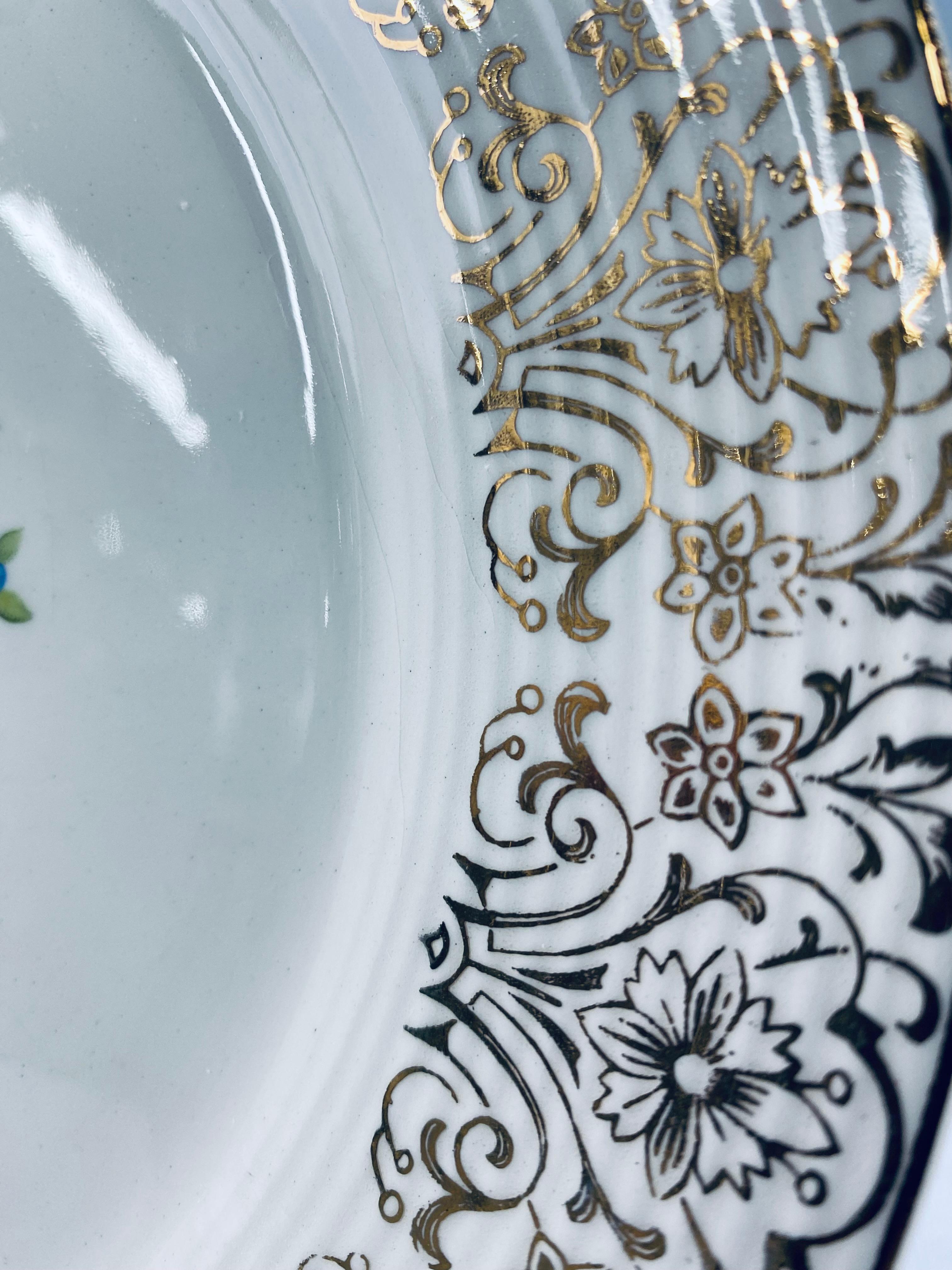 Limoges -Rosalie Warranted 22 K Gold Tableware Set, 30 Pieces For Sale 7