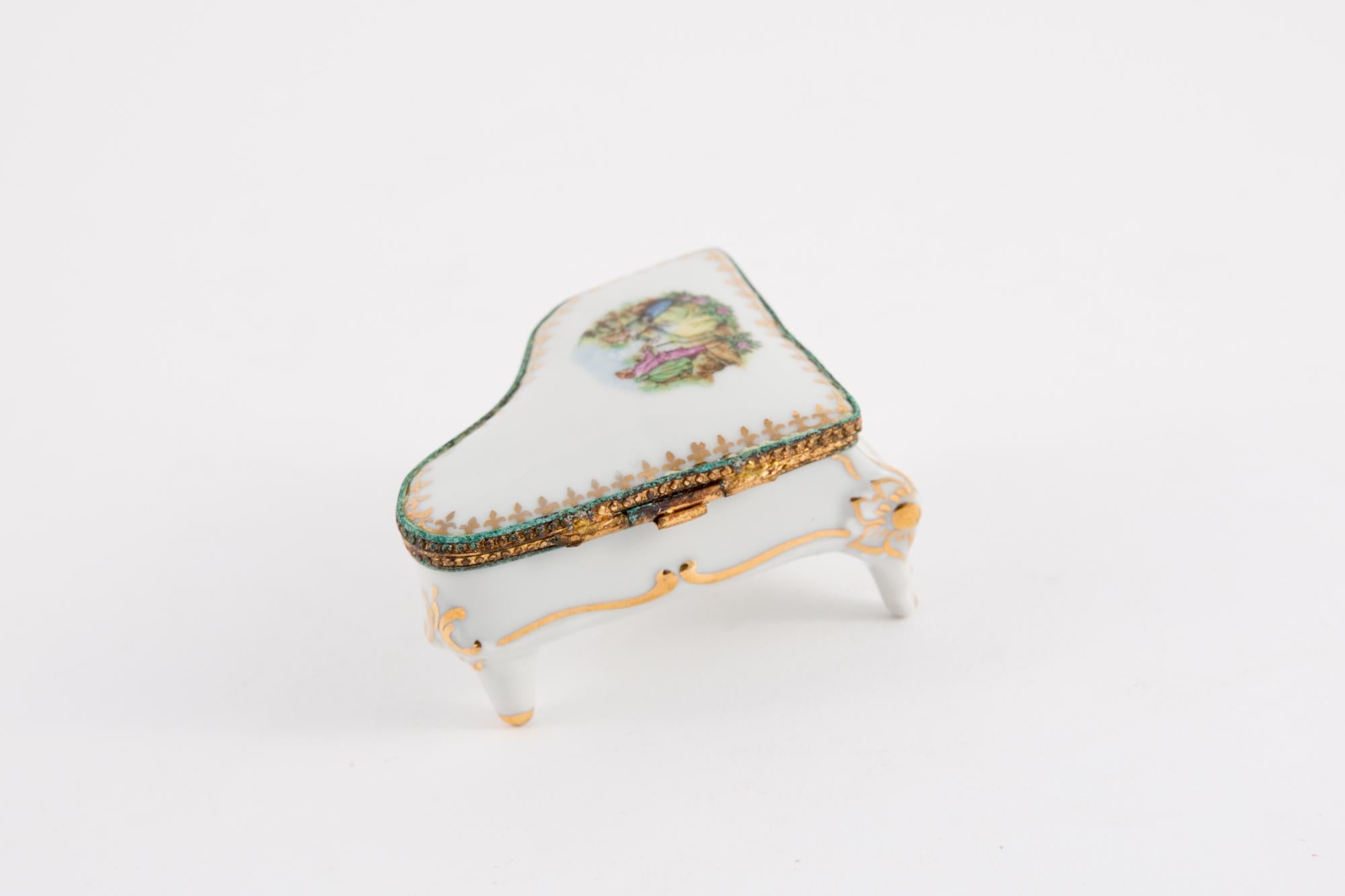 Women's or Men's Limoges Singer Porcelain Piano Pill Box For Sale