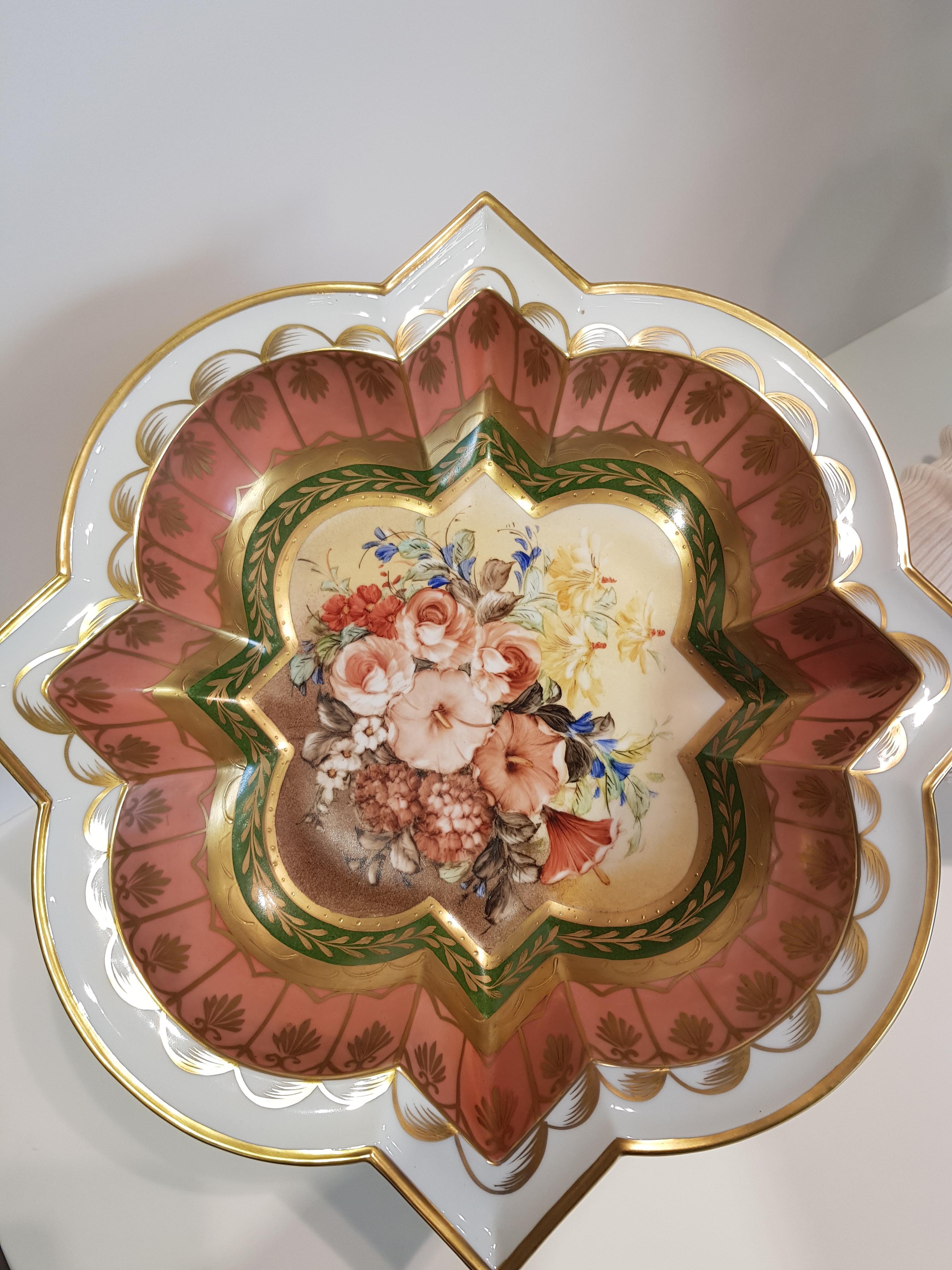 Limoges Star Shaped Hand Painted Centerpiece (Louis XV.) im Angebot