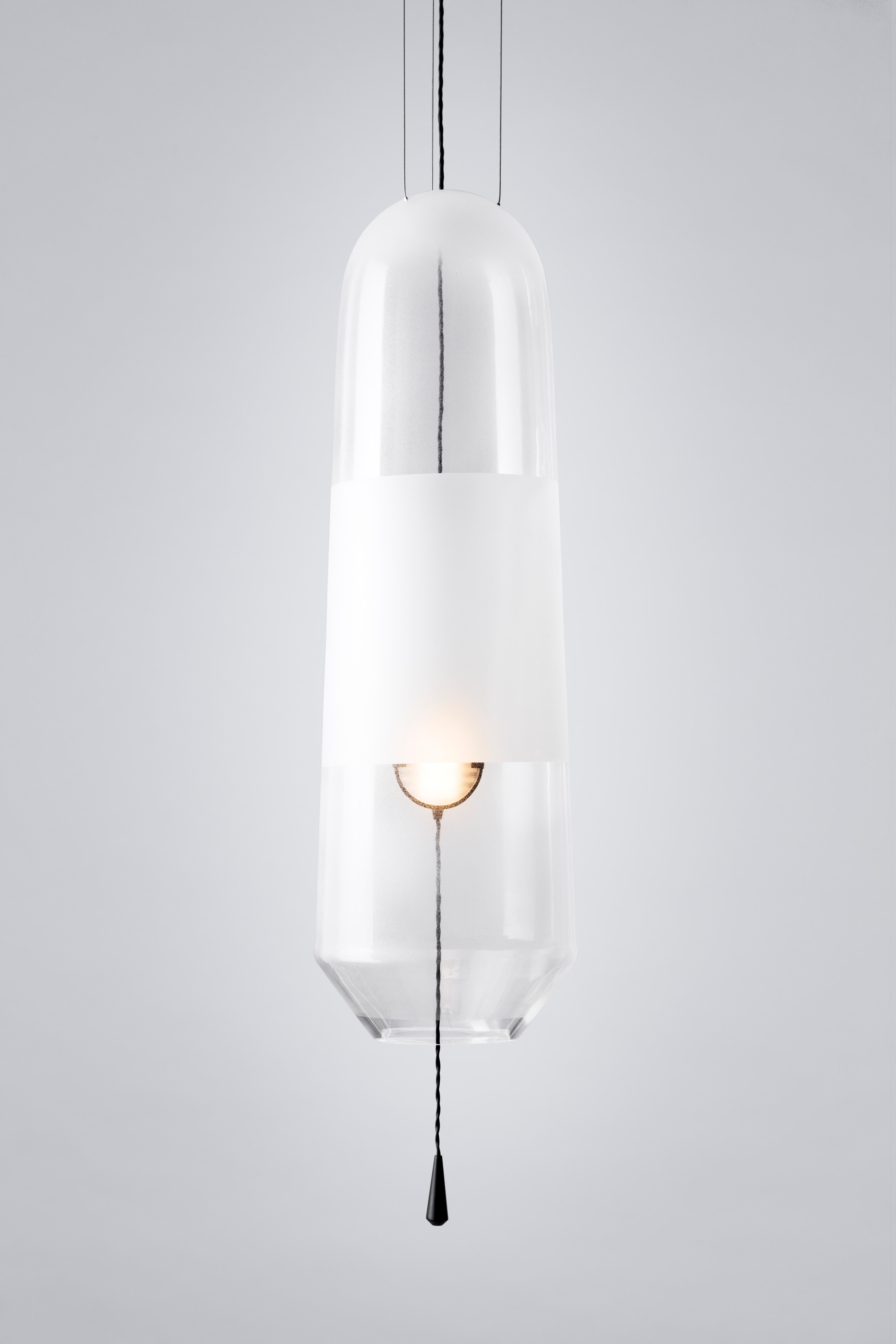 Our limpid light size L in shade “Clear” is a pendant light, decorative light made in Europe.
The Limpid Lights collection, a series of lighting objects that incorporate movement as a key element of its design.
By moving the light source away from,