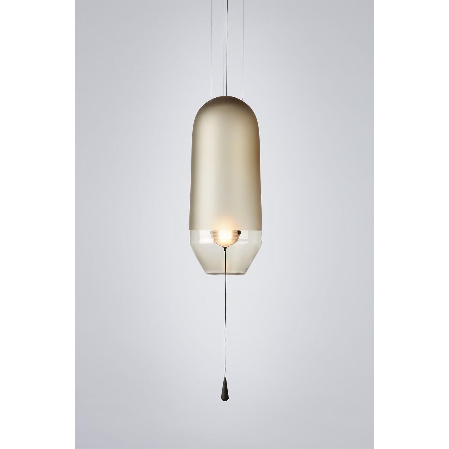 Our limpid light size S is a pendant light, decorative light, made in Europe.
The Limpid Lights collection, a series of lighting objects that incorporate movement as a key element of its design.
By moving the light source away from, or closer to the