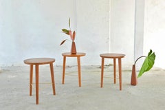 Minimalistischer Hocker 'Lin' aus brasilianischem Hartholz von Knót Artesanal