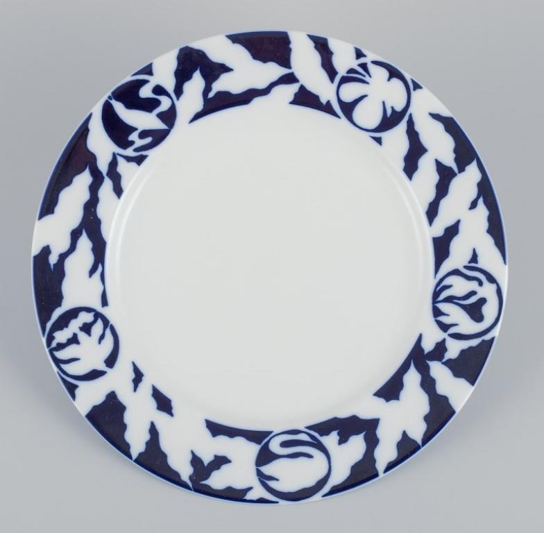 Lin Utzon for Rosenthal, Germany.
Four plates in different sizes.
Hans Christian Andersen 200th Anniversary.
Marked.
Perfect condition.
Dimensions: Diameter 19.5 cm. / Diameter 23.5 cm. / Diameter 27.0 cm.