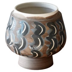 Lin Utzon, Sizable Vase, Hand Painted Earthenware, Kähler, Denmark, c. 1970s