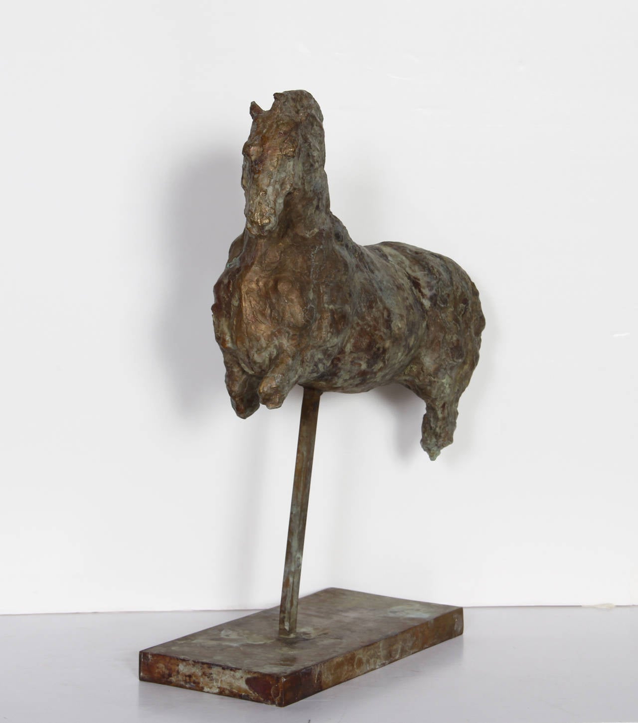 Constelacin Del Caballo Menor, Bronzeskulptur einer Tischplatte von Binkele – Sculpture von Lina Binkele