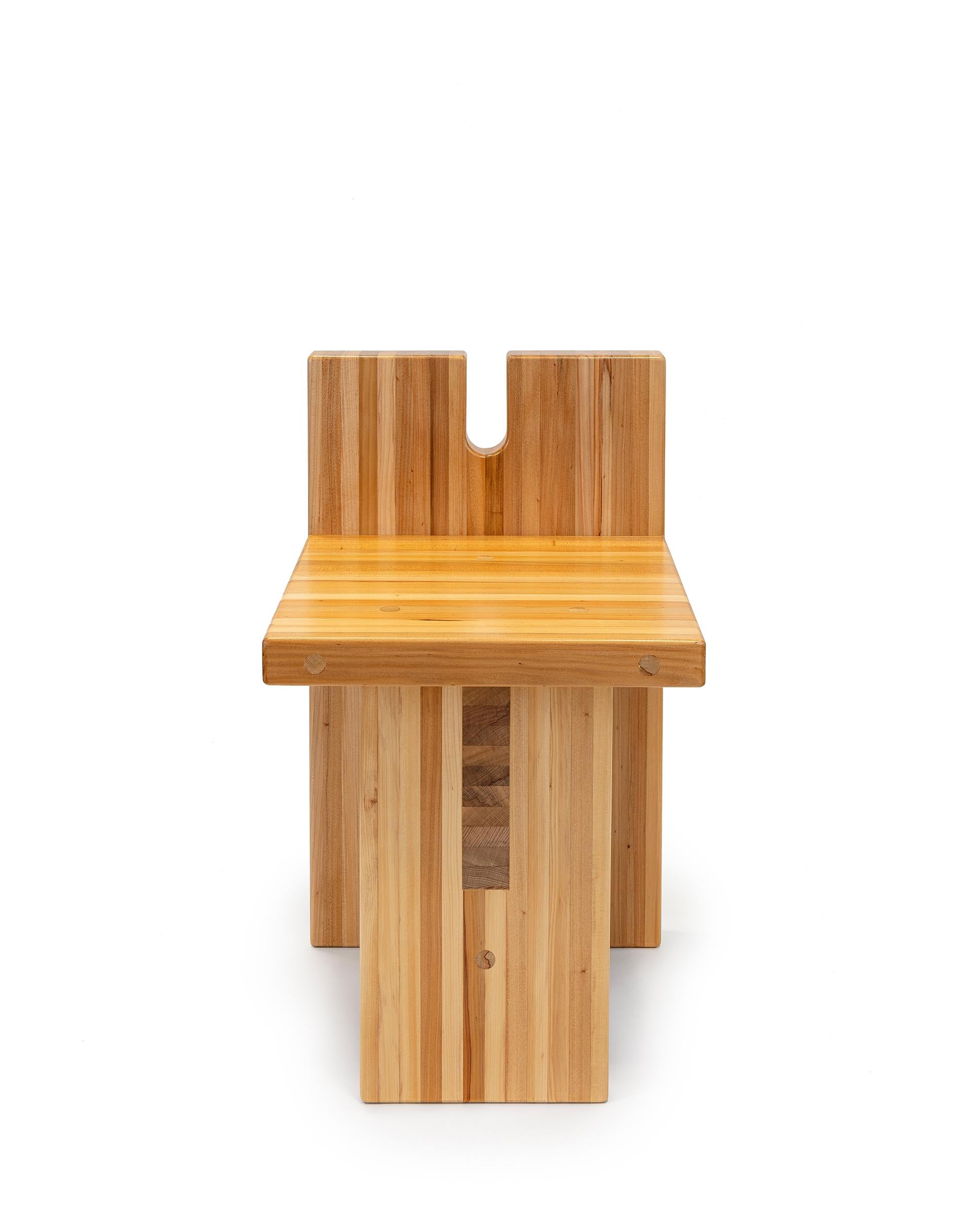 Lina Bo Bardi
Sgabello SESC Pompéia, Disegnato nel 1982 / Edizione 2023
Pino laminato
Dimensioni: 52 x 40 x 68 cm (20,47 x 15,75 x 26,77 pollici)

Questo sgabello è uno dei mobili iconici più ricercati disegnati da Lina Bo Bardi. Creati per il