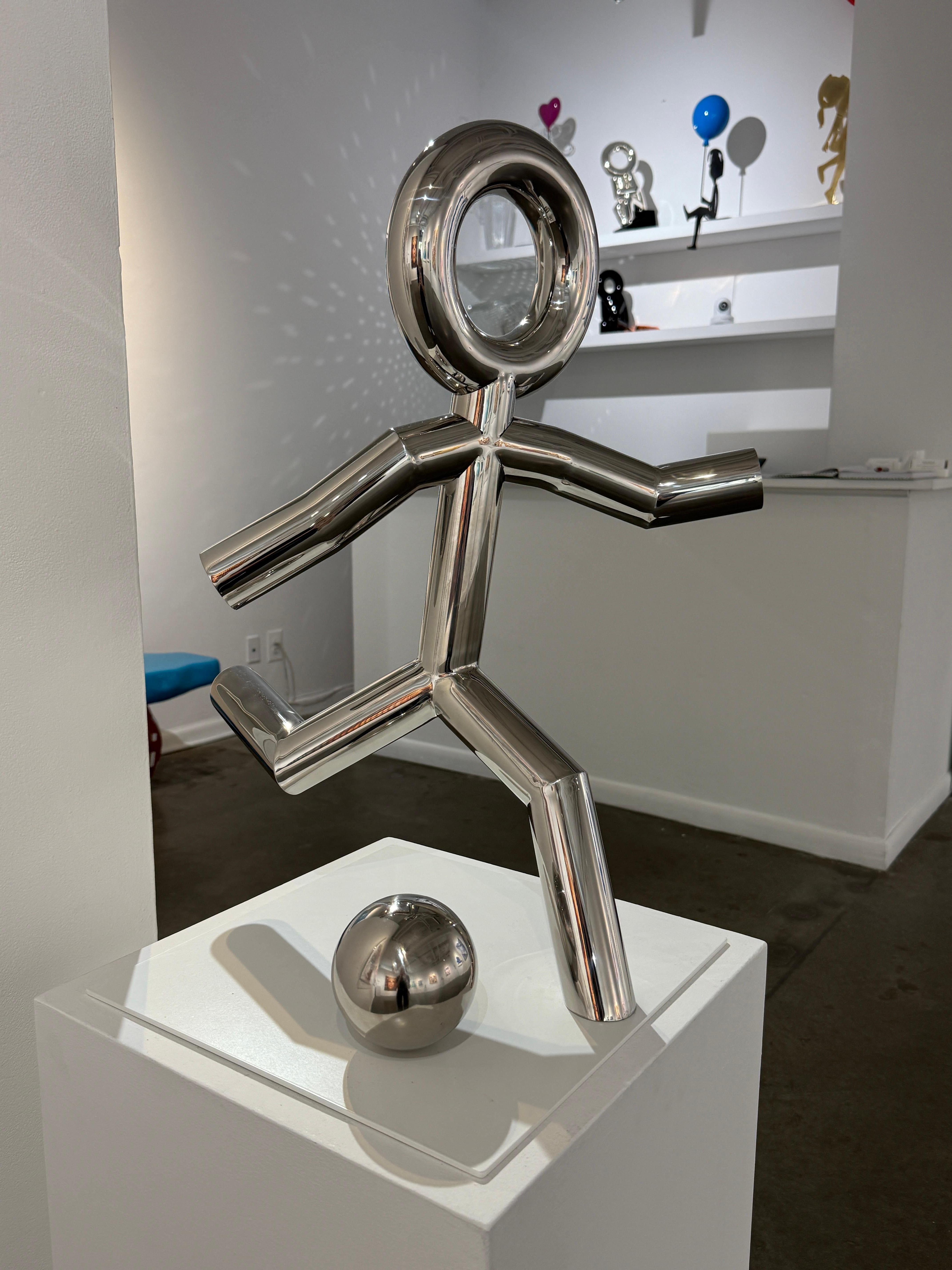Attaccante - Sculpture di Lina Condes
