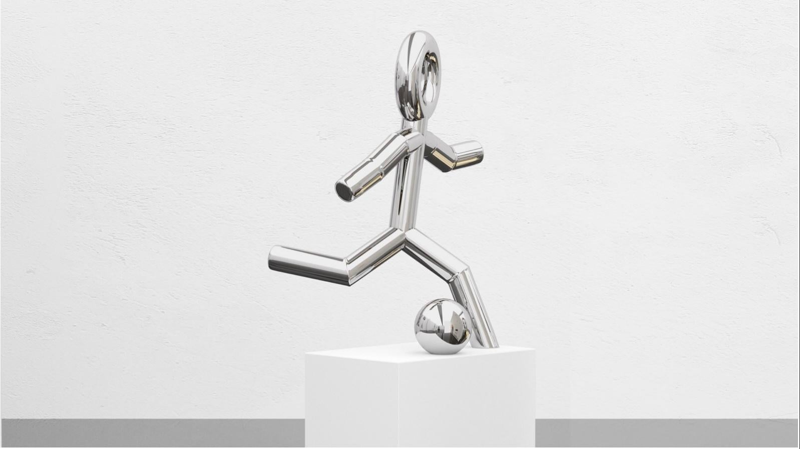 Lina Condes Figurative Sculpture - Striker