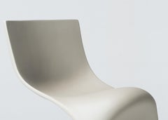 Lina Fiber Counter di Piegatto, uno sgabello scultoreo per esterni