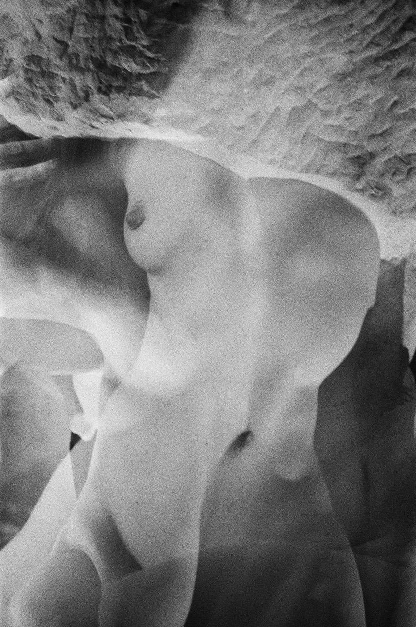 Untitled (Touching) – Lina Scheynius, Black and White, Woman, Body, Nude, Female