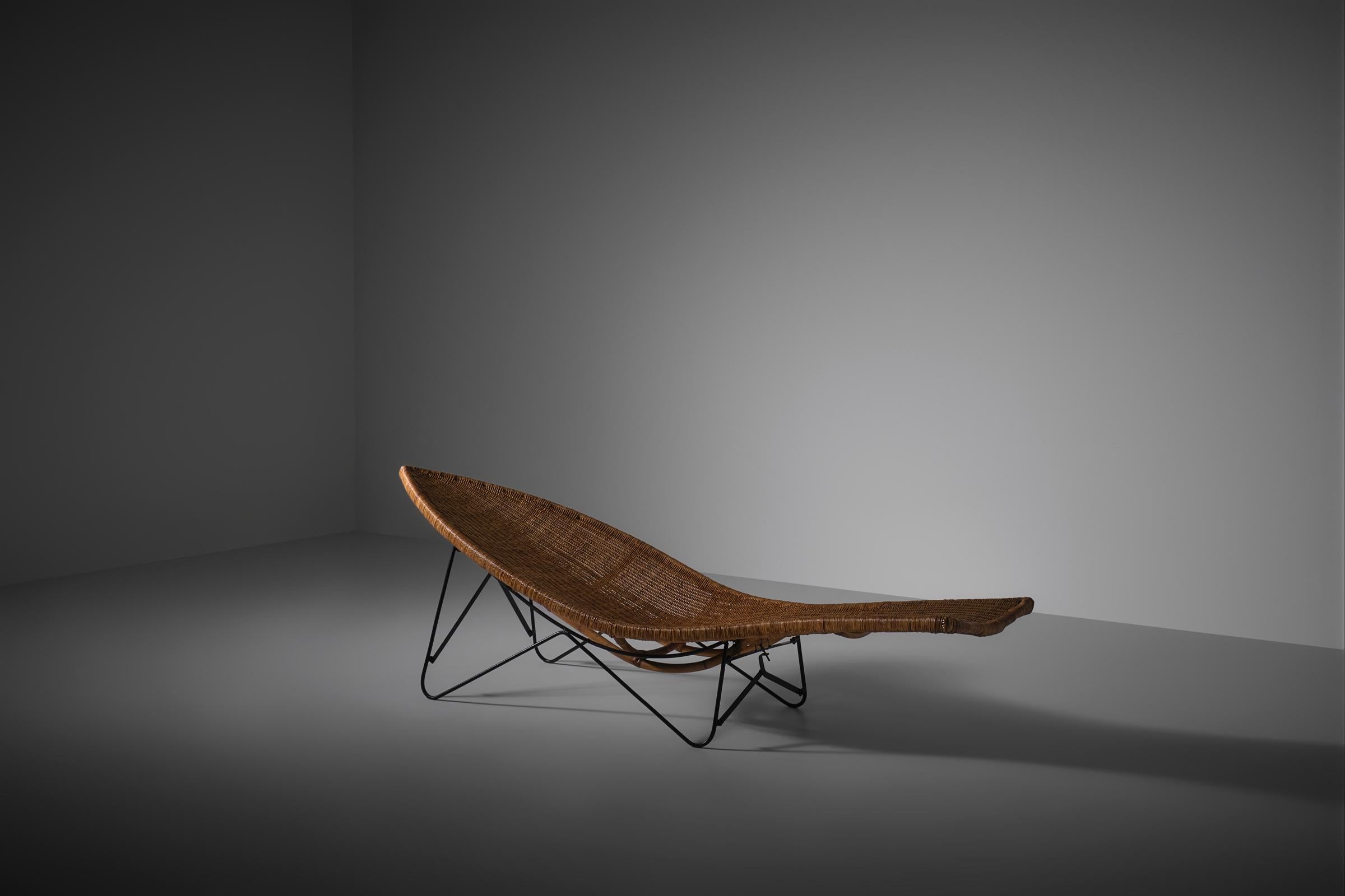 Rare rattan 'Fish' chaise longue by Lina Zervudachi for Elsa Schiaparelli, France 1950s. Intriguing shaped chaise longue showing a large surrealistic abstracted fish form. Made with excellent traditional craftsmanship, first of all of course the
