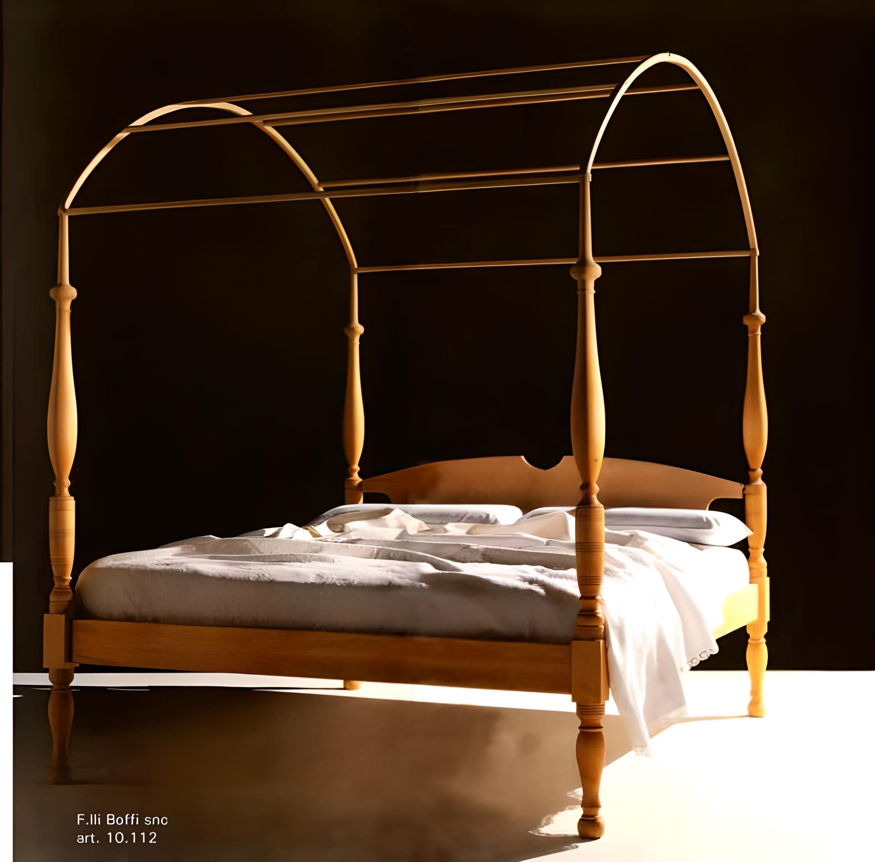 Nature est un lit à baldaquin intemporel méticuleusement fabriqué en bois d'érable massif avec une finition naturelle. La caractéristique principale du lit 