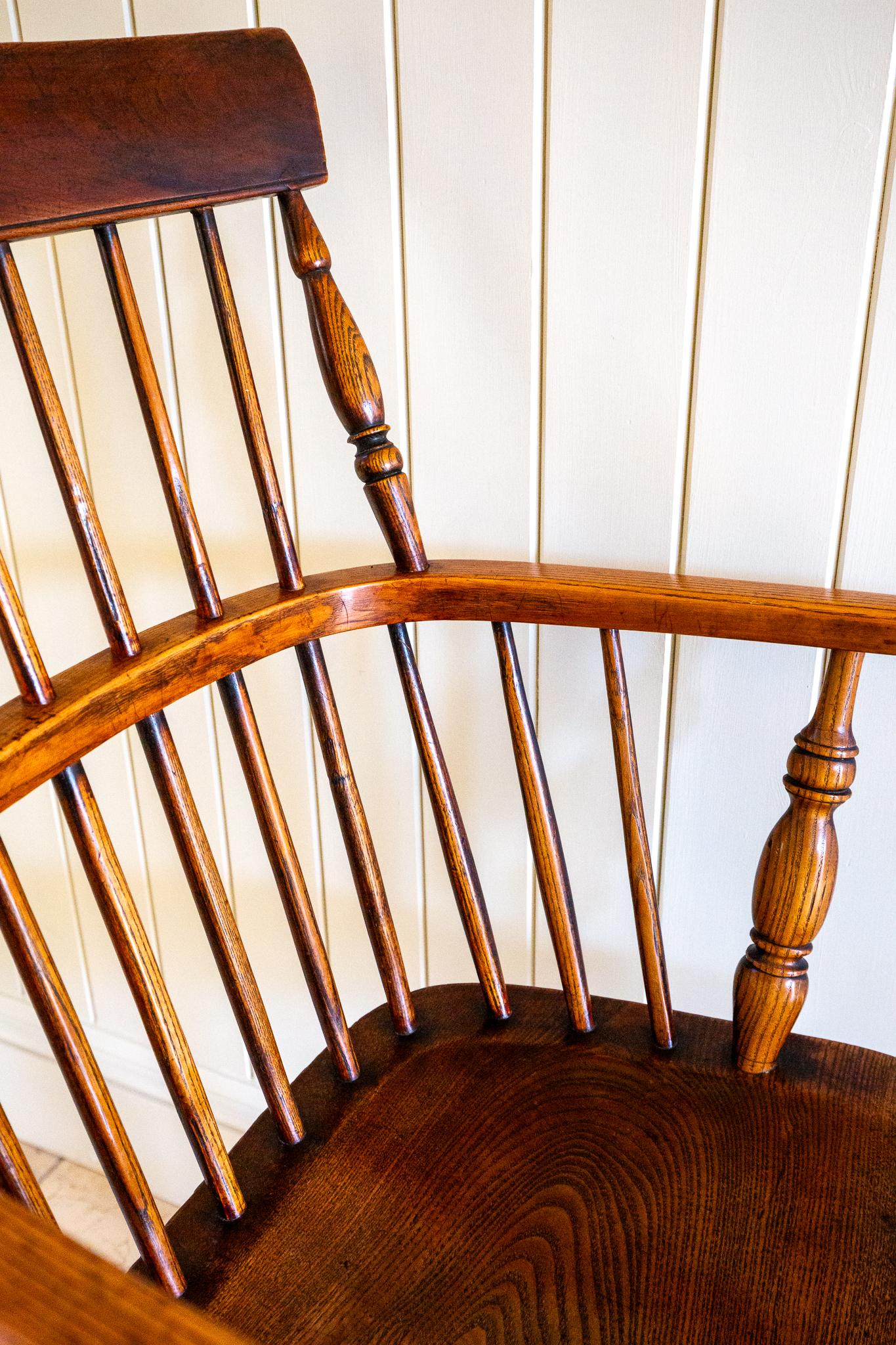 A gorgeous, extremely rare and very characterful museum-worthy early 19th Century Comb Back Windsor armchair in lovely condition. Made around 1840 in Lincolnshire in England, this wonderful armchair won't fail to impress with its charming artisan