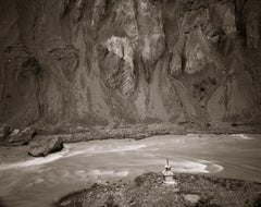 Der Indus-Fluss mit Chorten, Ladakh, Indien