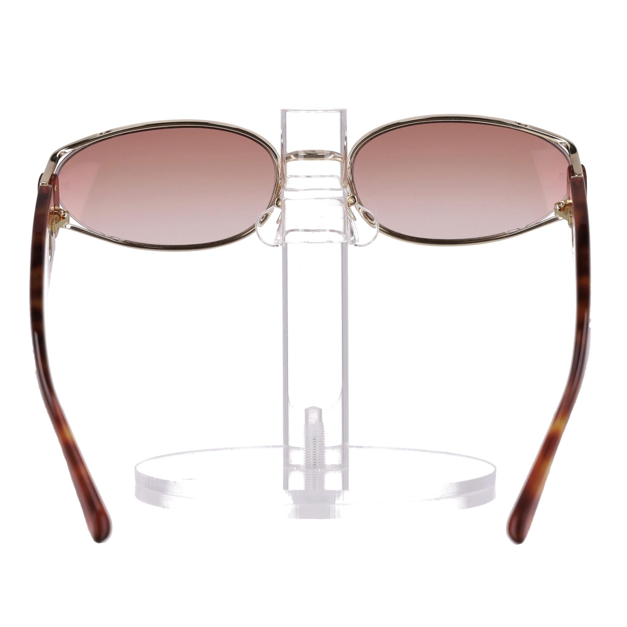 Linda Farrow 22k vergoldete Shelby-Sonnenbrille mit Schildpatt-Armen und Schildpatt-Armen im Zustand „Gut“ in London, GB
