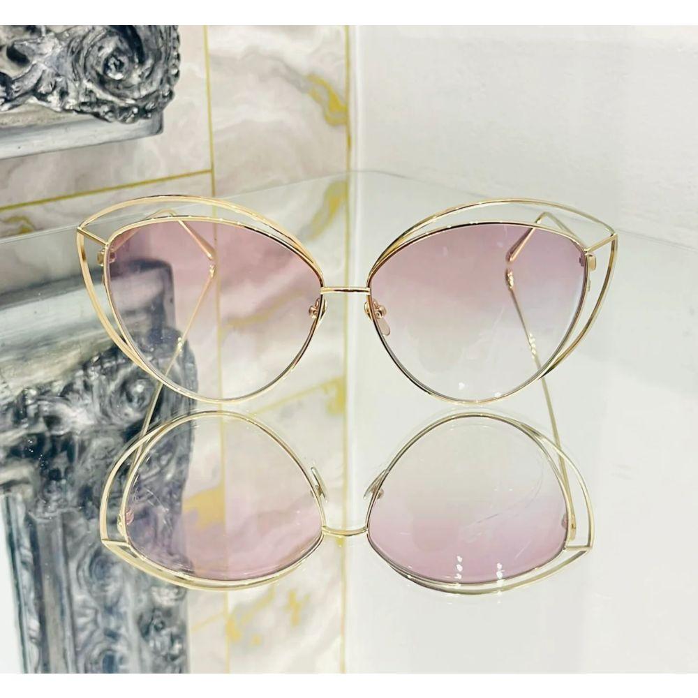 Linda Farrow Gold Plated Cat Eye Sunglasses

18k-22k gold frames.

Additional information:
Size: One Size
Condition: Good - Very Good
Comes With: Dust Bag